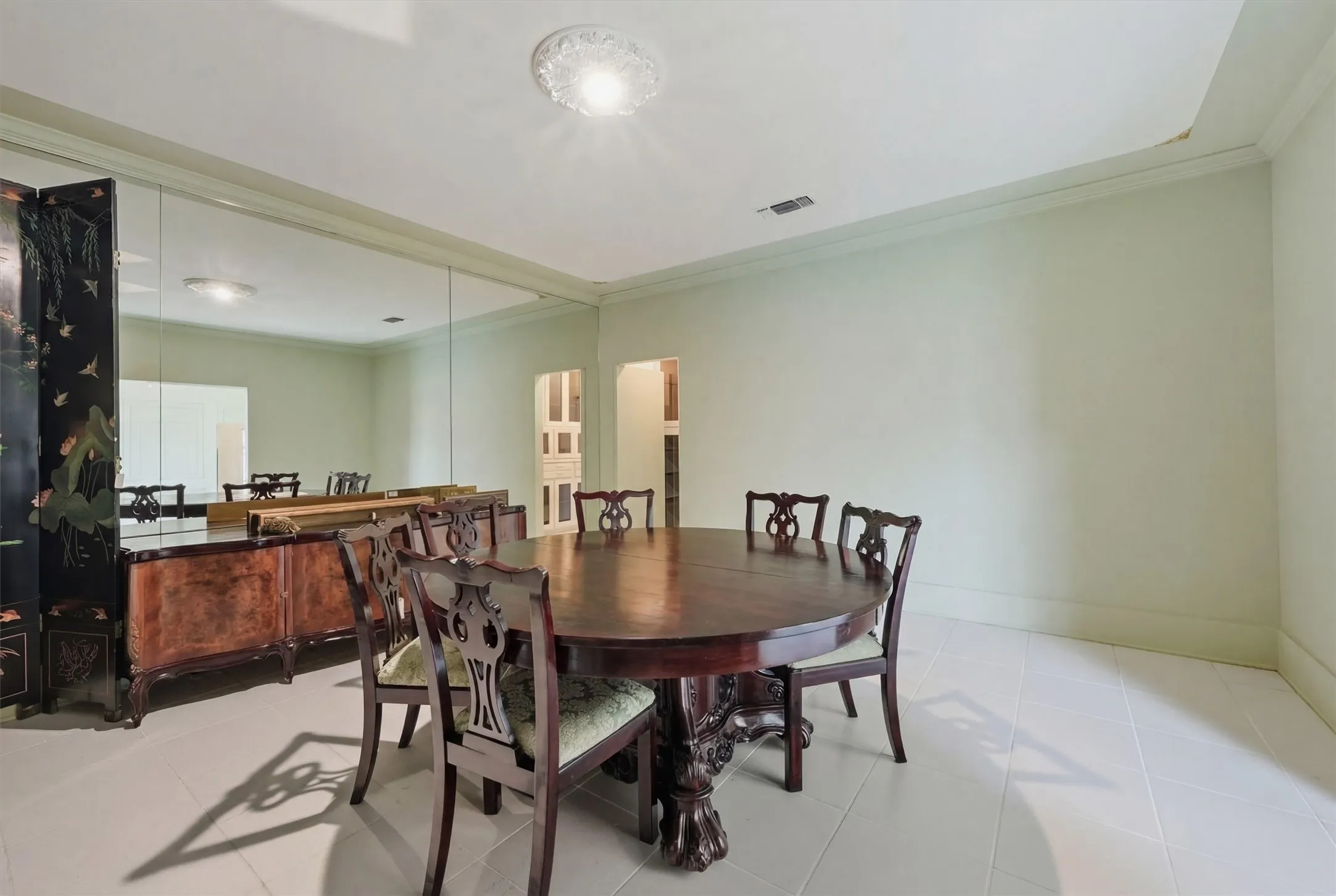 Single Family Residence For Sale in Grayson County , 2613 W Cascade Drive, Sherman, Texas 75092, 3 Bedroom, 4 Bathroom, 2 Garage spaces, 3,984 Sqft, built in 1986, mls#21186277, Real Estate Agent in Sherman, Homes For Sale in Grayson county, Homes For Sale in Sherman, Realtor in Sherman Texas, Real Estate Brokerage Independent Realty Texas, Luminita Cordes Realtor