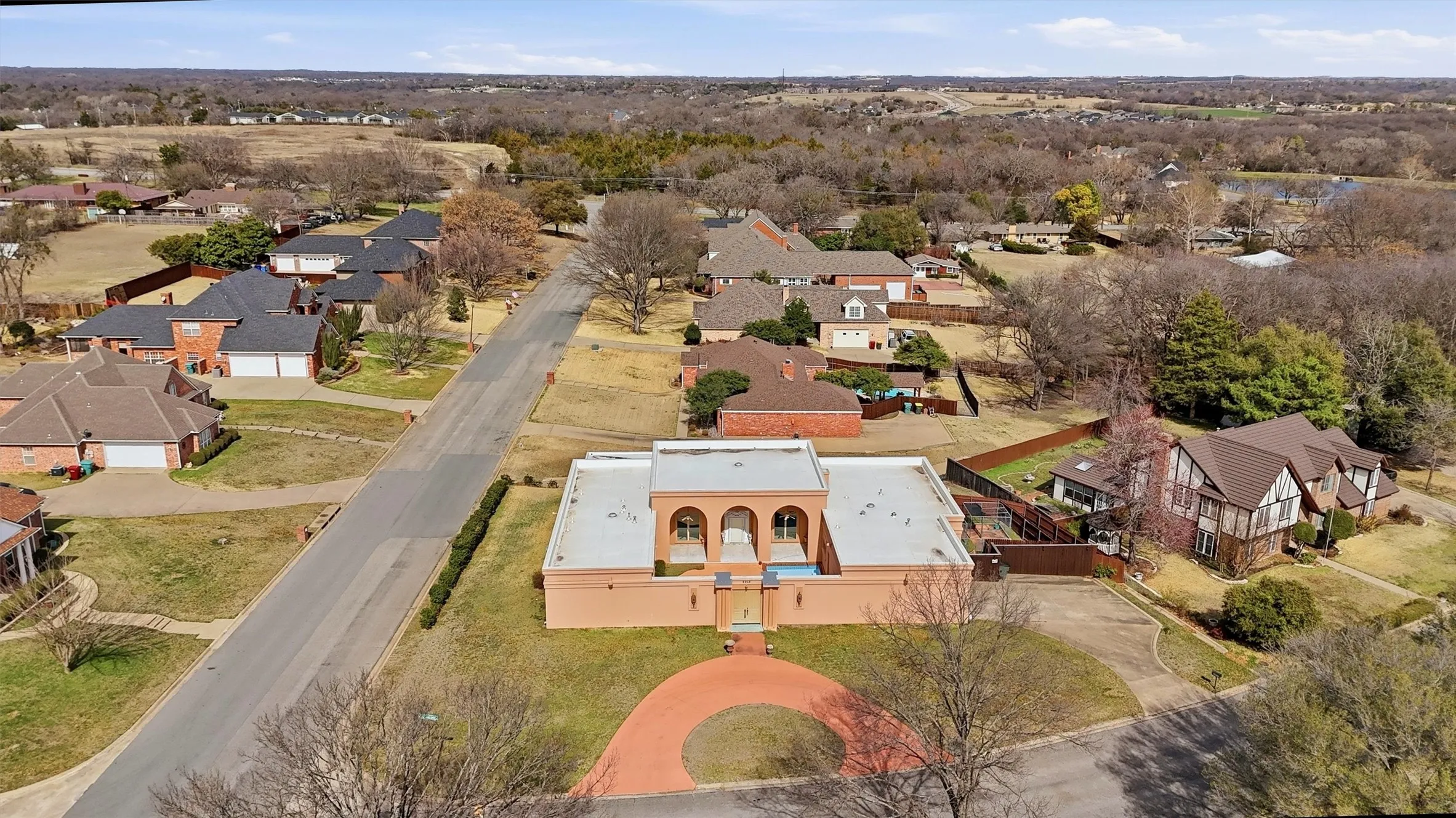 Single Family Residence For Sale in Grayson County , 2613 W Cascade Drive, Sherman, Texas 75092, 3 Bedroom, 4 Bathroom, 2 Garage spaces, 3,984 Sqft, built in 1986, mls#21186277, Real Estate Agent in Sherman, Homes For Sale in Grayson county, Homes For Sale in Sherman, Realtor in Sherman Texas, Real Estate Brokerage Independent Realty Texas, Luminita Cordes Realtor