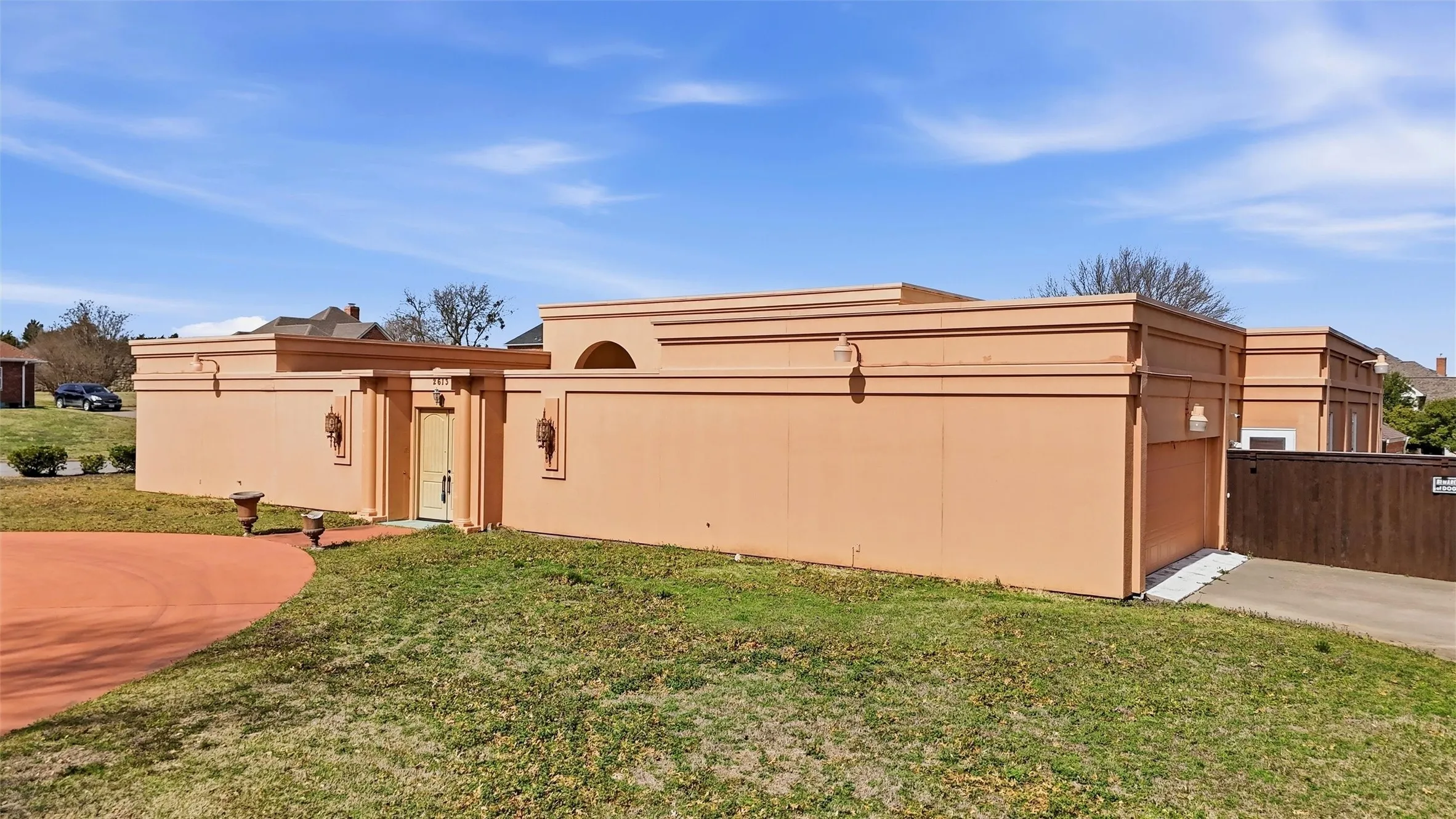 Single Family Residence For Sale in Grayson County , 2613 W Cascade Drive, Sherman, Texas 75092, 3 Bedroom, 4 Bathroom, 2 Garage spaces, 3,984 Sqft, built in 1986, mls#21186277, Real Estate Agent in Sherman, Homes For Sale in Grayson county, Homes For Sale in Sherman, Realtor in Sherman Texas, Real Estate Brokerage Independent Realty Texas, Luminita Cordes Realtor