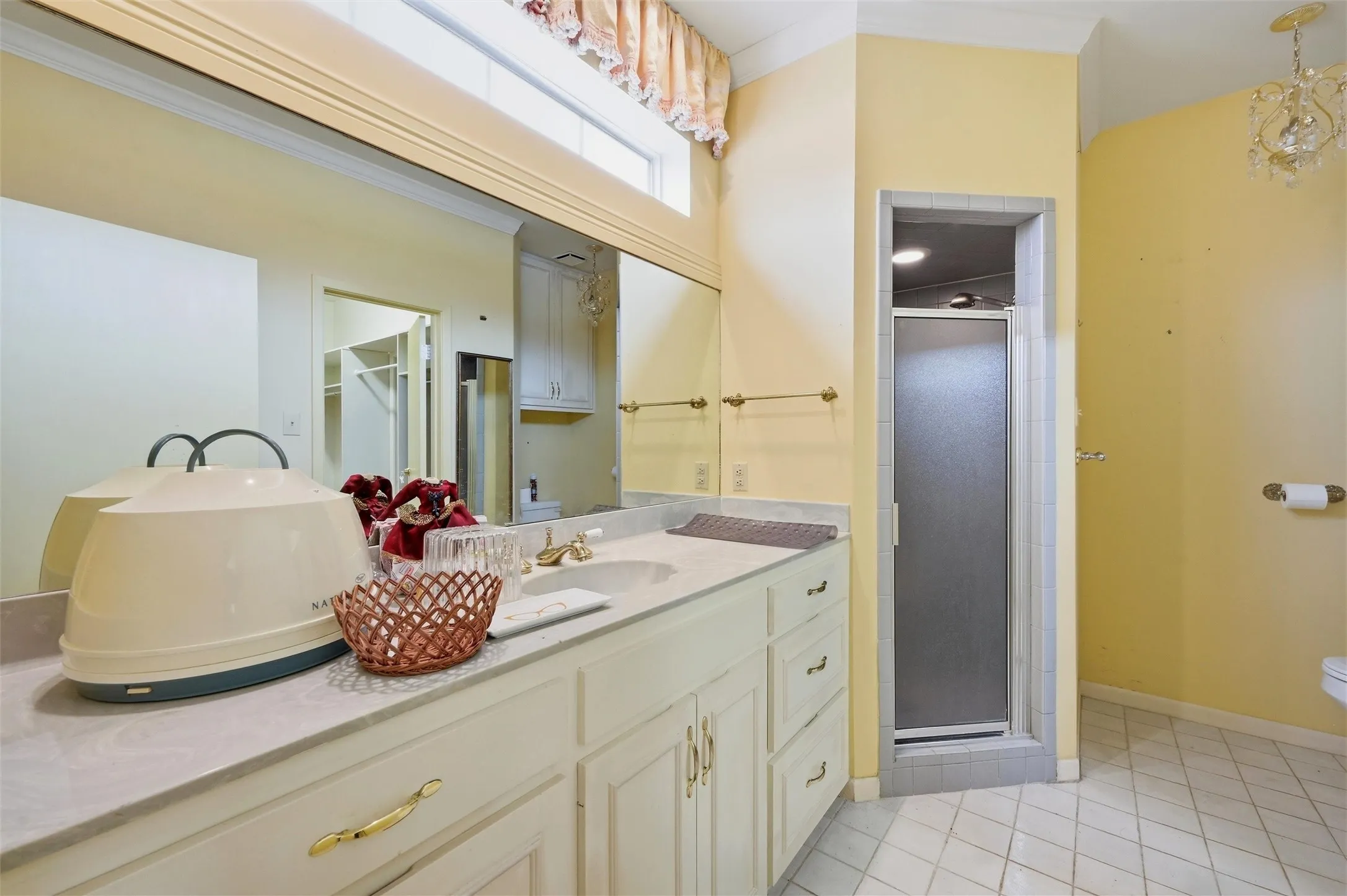 Single Family Residence For Sale in Grayson County , 2613 W Cascade Drive, Sherman, Texas 75092, 3 Bedroom, 4 Bathroom, 2 Garage spaces, 3,984 Sqft, built in 1986, mls#21186277, Real Estate Agent in Sherman, Homes For Sale in Grayson county, Homes For Sale in Sherman, Realtor in Sherman Texas, Real Estate Brokerage Independent Realty Texas, Luminita Cordes Realtor