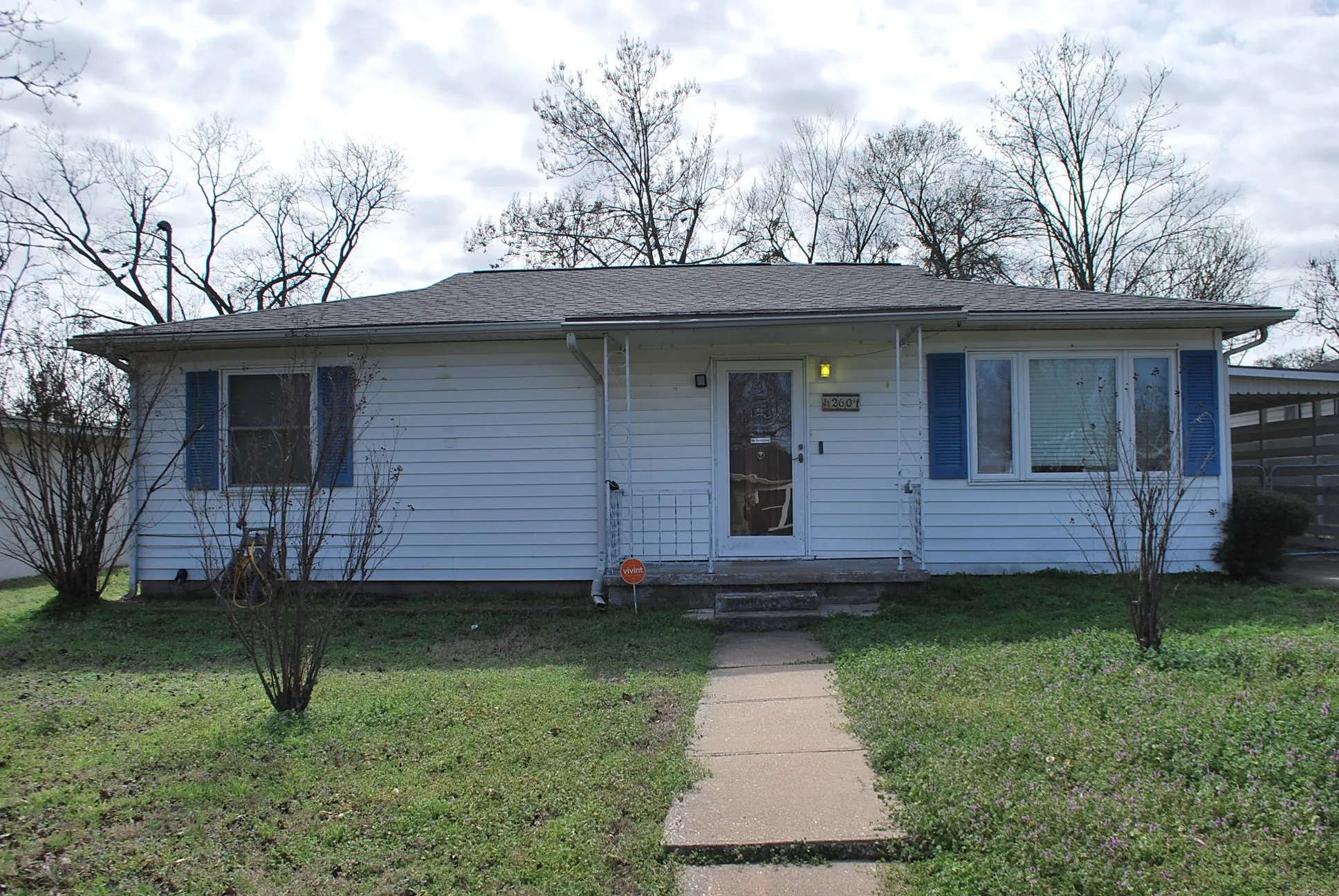 Single Family Residence For Sale in Grayson County , 2604 W Johnson Street, Denison, Texas 75020, 2 Bedroom, 2 Bathroom, Garage spaces, 1,411 Sqft, built in 1959, Preowned, mls#21186580, Real Estate Agent in Denison, Homes For Sale in Grayson county, Homes For Sale in Denison, Realtor in Denison Texas, Real Estate Brokerage Independent Realty Texas, Luminita Cordes Realtor