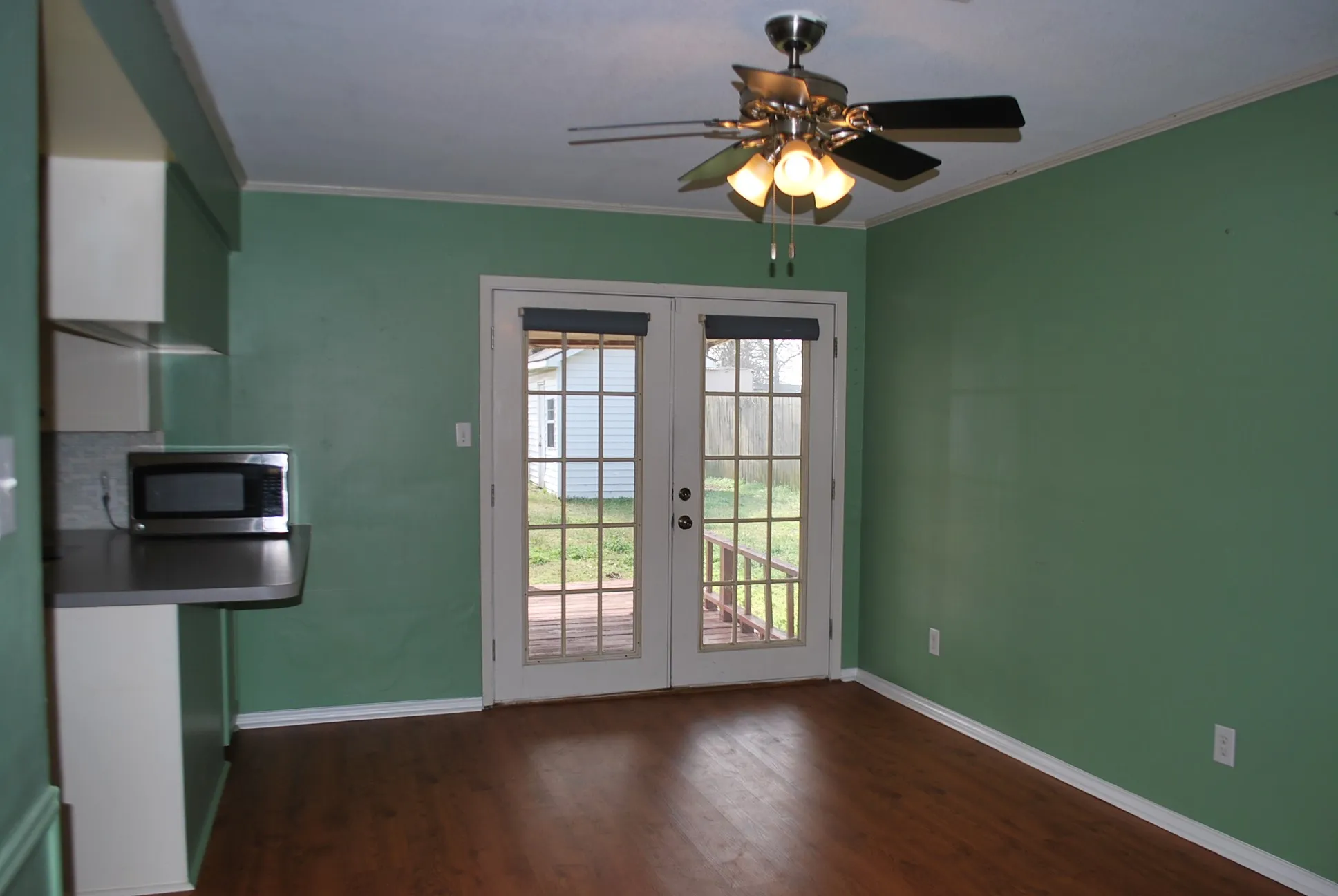 Single Family Residence For Sale in Grayson County , 2604 W Johnson Street, Denison, Texas 75020, 2 Bedroom, 2 Bathroom, Garage spaces, 1,411 Sqft, built in 1959, Preowned, mls#21186580, Real Estate Agent in Denison, Homes For Sale in Grayson county, Homes For Sale in Denison, Realtor in Denison Texas, Real Estate Brokerage Independent Realty Texas, Luminita Cordes Realtor