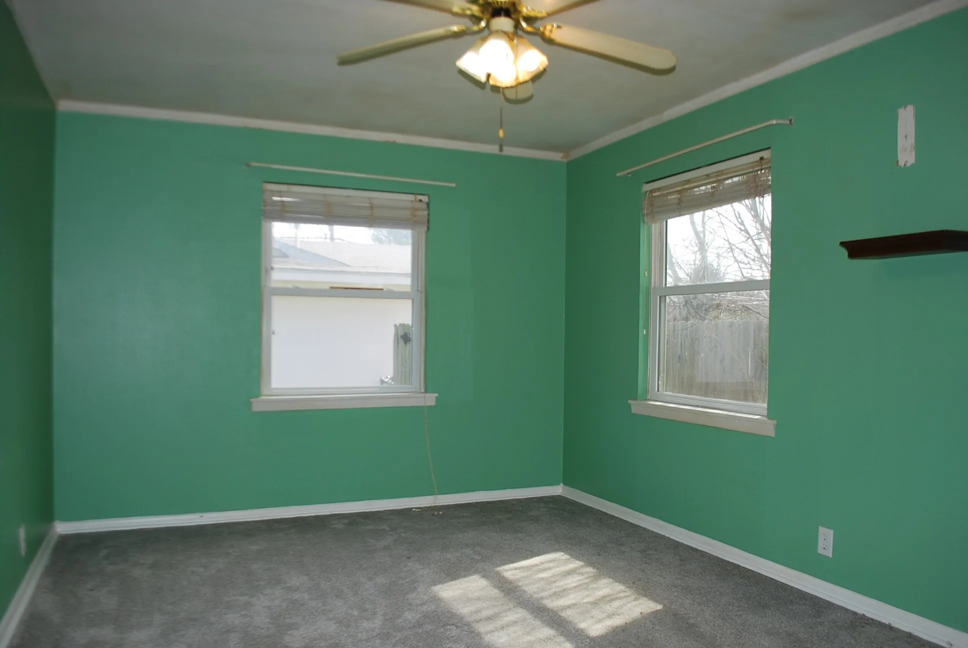 Single Family Residence For Sale in Grayson County , 2604 W Johnson Street, Denison, Texas 75020, 2 Bedroom, 2 Bathroom, Garage spaces, 1,411 Sqft, built in 1959, Preowned, mls#21186580, Real Estate Agent in Denison, Homes For Sale in Grayson county, Homes For Sale in Denison, Realtor in Denison Texas, Real Estate Brokerage Independent Realty Texas, Luminita Cordes Realtor