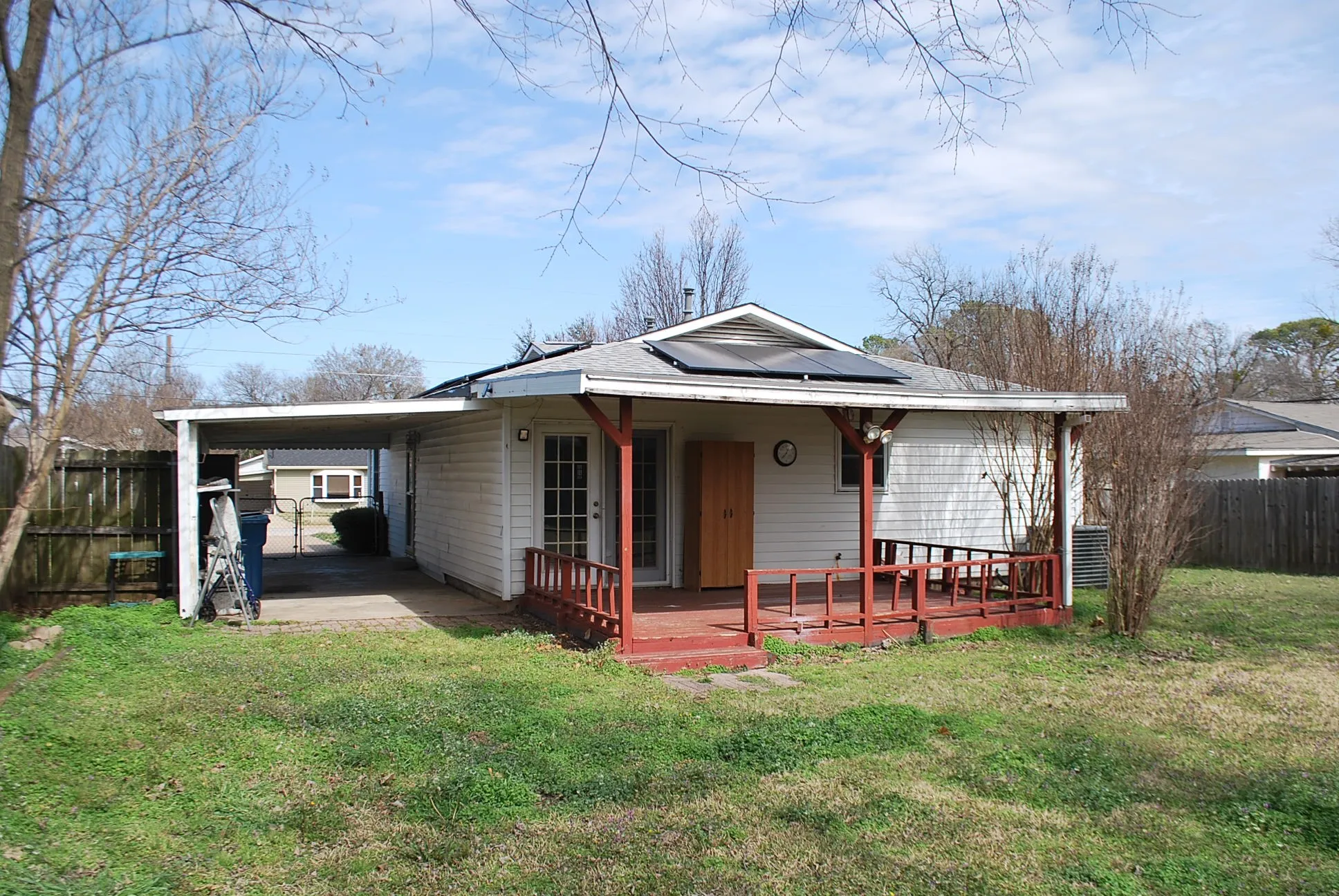 Single Family Residence For Sale in Grayson County , 2604 W Johnson Street, Denison, Texas 75020, 2 Bedroom, 2 Bathroom, Garage spaces, 1,411 Sqft, built in 1959, Preowned, mls#21186580, Real Estate Agent in Denison, Homes For Sale in Grayson county, Homes For Sale in Denison, Realtor in Denison Texas, Real Estate Brokerage Independent Realty Texas, Luminita Cordes Realtor