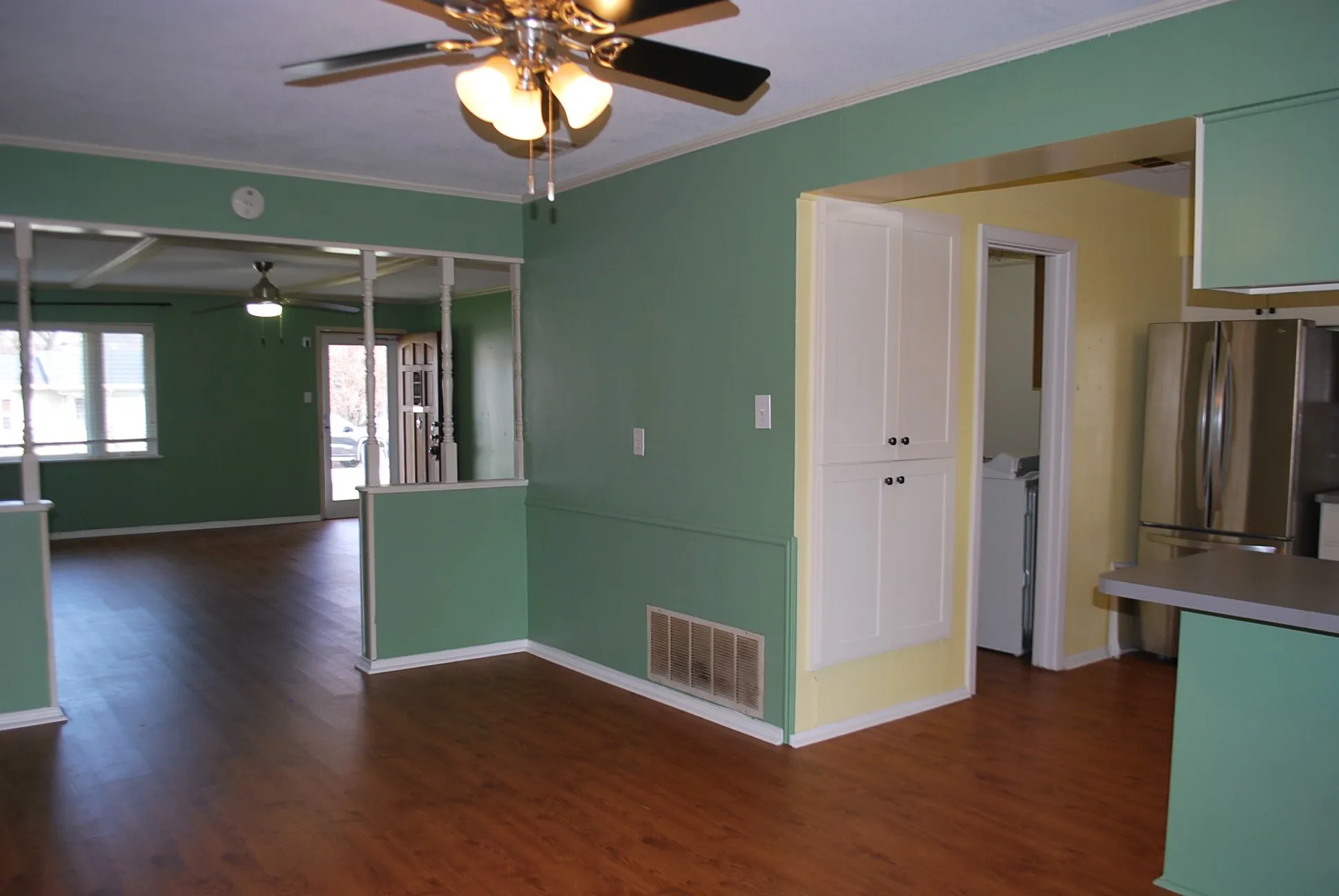 Single Family Residence For Sale in Grayson County , 2604 W Johnson Street, Denison, Texas 75020, 2 Bedroom, 2 Bathroom, Garage spaces, 1,411 Sqft, built in 1959, Preowned, mls#21186580, Real Estate Agent in Denison, Homes For Sale in Grayson county, Homes For Sale in Denison, Realtor in Denison Texas, Real Estate Brokerage Independent Realty Texas, Luminita Cordes Realtor