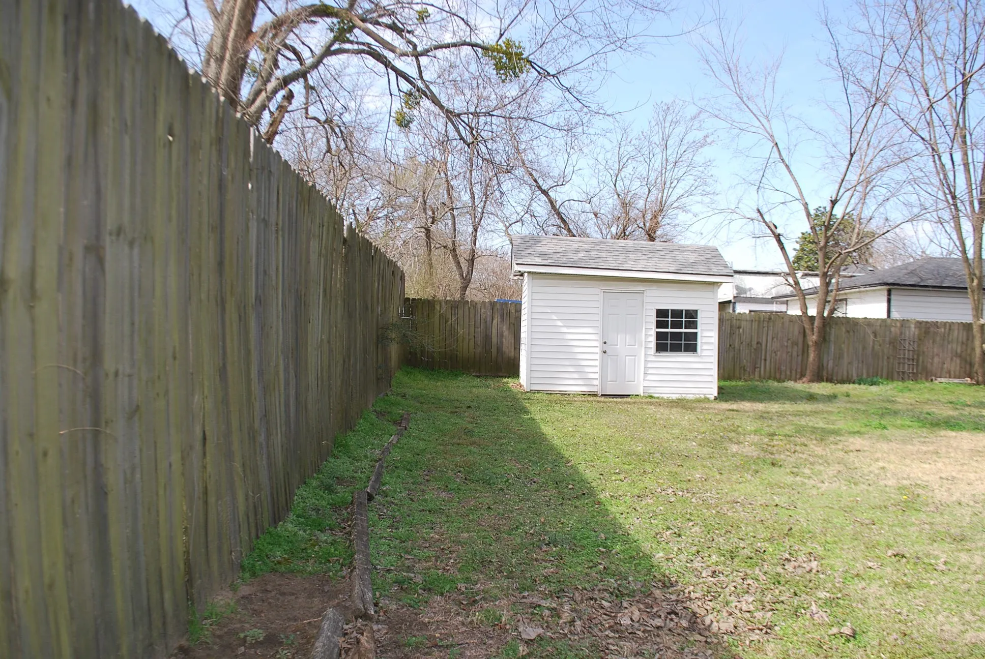 Single Family Residence For Sale in Grayson County , 2604 W Johnson Street, Denison, Texas 75020, 2 Bedroom, 2 Bathroom, Garage spaces, 1,411 Sqft, built in 1959, Preowned, mls#21186580, Real Estate Agent in Denison, Homes For Sale in Grayson county, Homes For Sale in Denison, Realtor in Denison Texas, Real Estate Brokerage Independent Realty Texas, Luminita Cordes Realtor