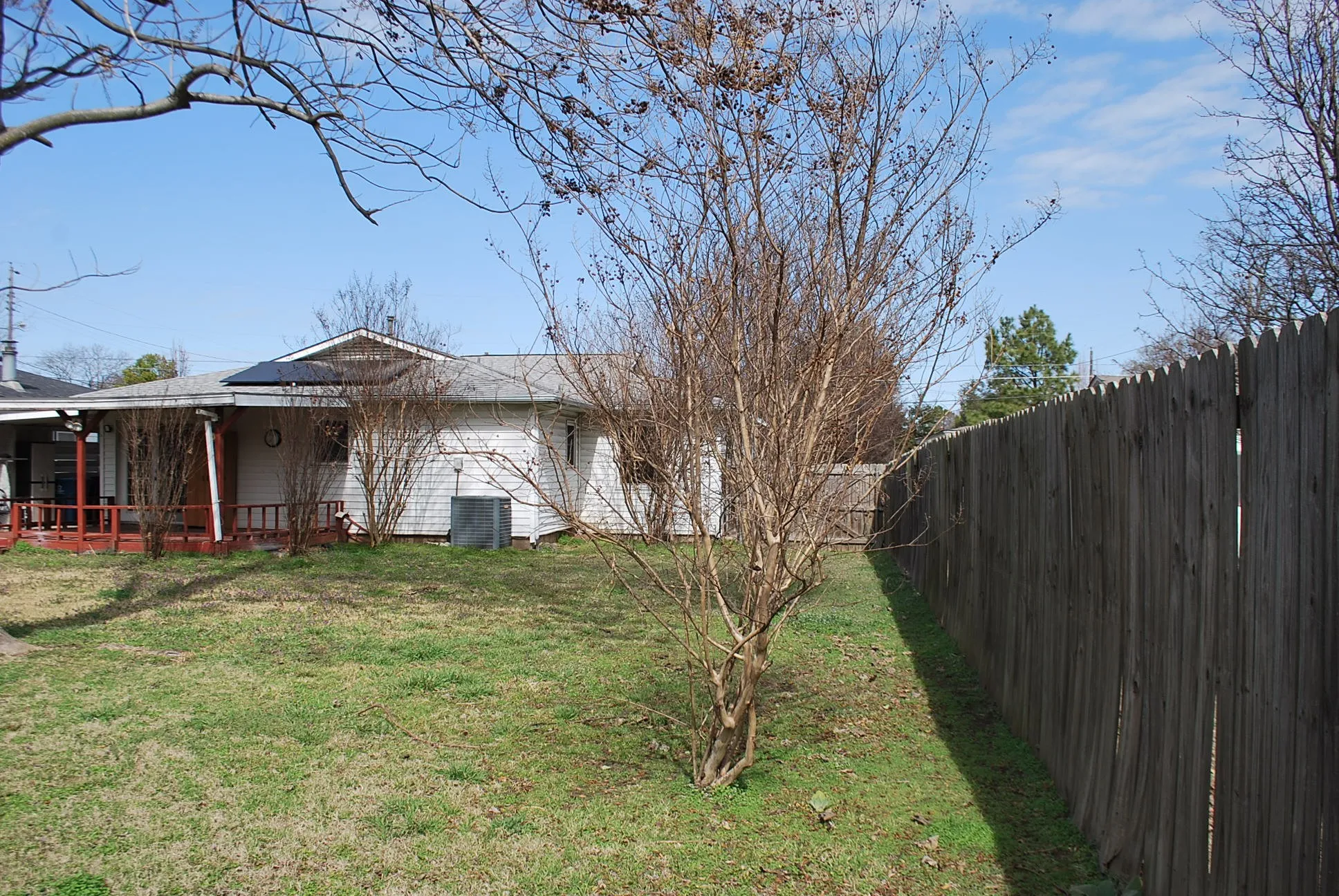 Single Family Residence For Sale in Grayson County , 2604 W Johnson Street, Denison, Texas 75020, 2 Bedroom, 2 Bathroom, Garage spaces, 1,411 Sqft, built in 1959, Preowned, mls#21186580, Real Estate Agent in Denison, Homes For Sale in Grayson county, Homes For Sale in Denison, Realtor in Denison Texas, Real Estate Brokerage Independent Realty Texas, Luminita Cordes Realtor