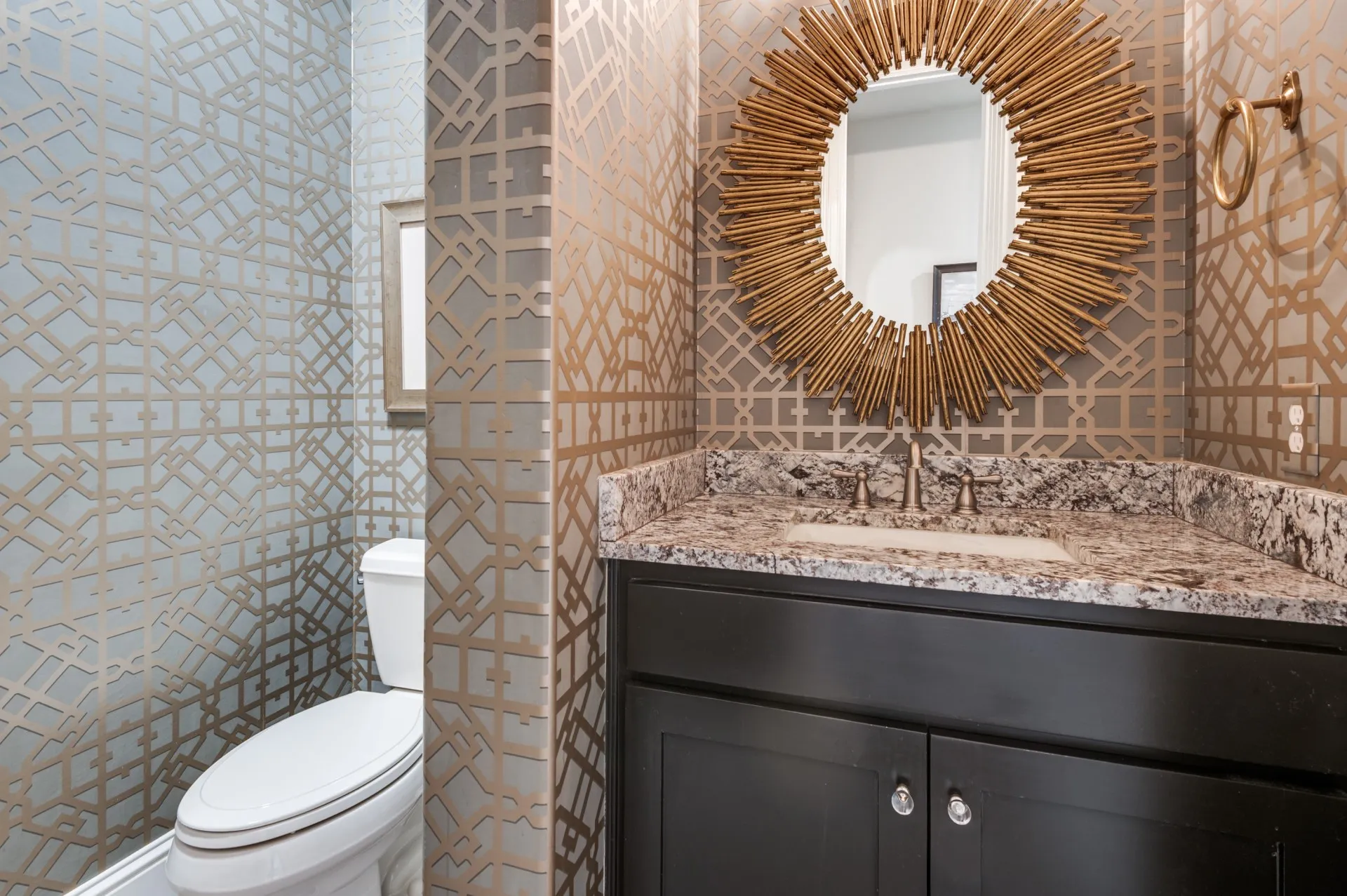 Single Family Residence For Sale in Dallas County , 647 Fountainview Drive, Irving, Texas 75039, 4 Bedroom, 5 Bathroom, 3 Garage spaces, 3,908 Sqft, built in 2014, Preowned, mls#21185838, Real Estate Agent in Irving, Homes For Sale in Dallas county, Homes For Sale in Irving, Realtor in Irving Texas, Real Estate Brokerage Independent Realty Texas, Luminita Cordes Realtor