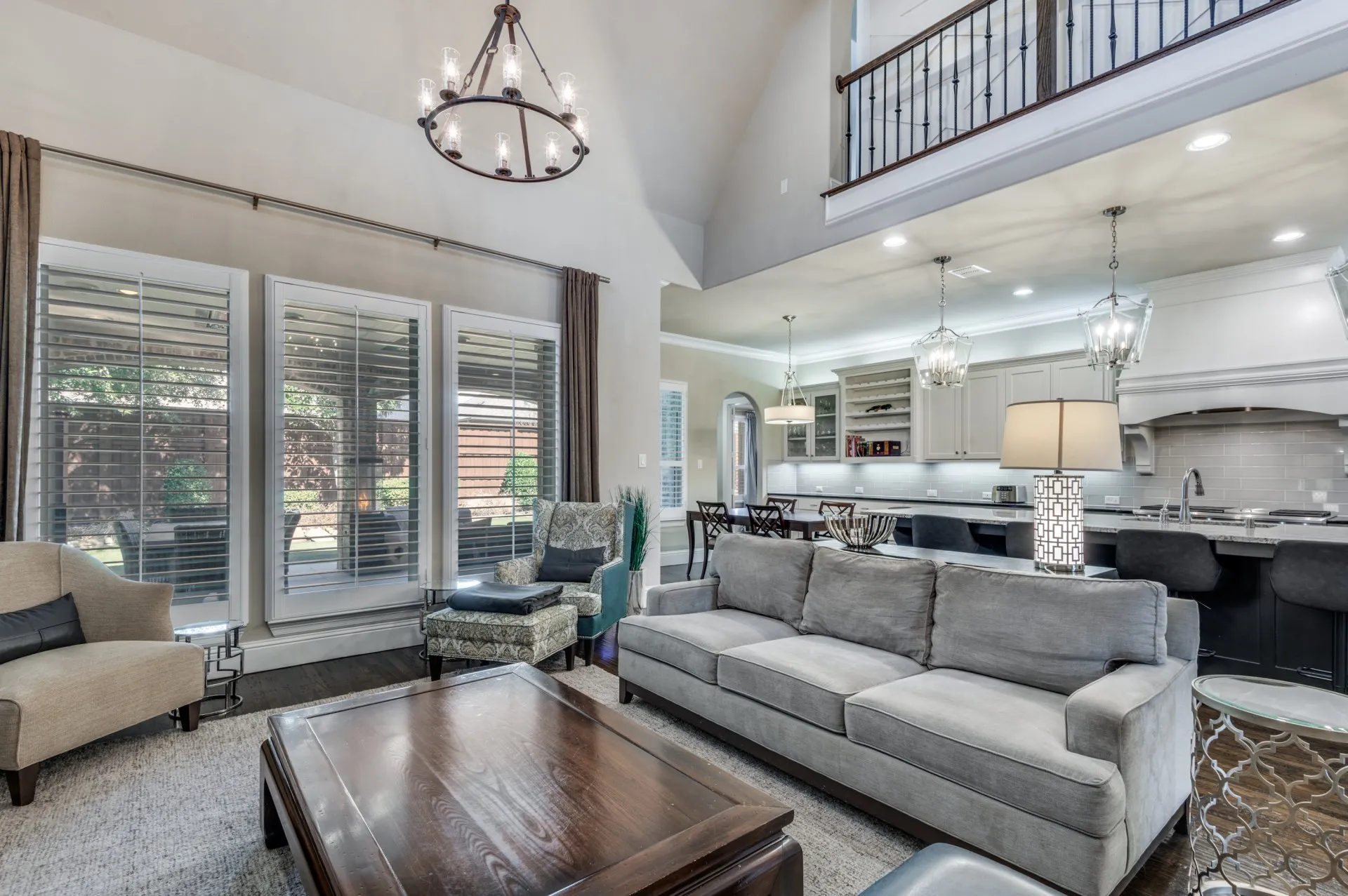 Single Family Residence For Sale in Dallas County , 647 Fountainview Drive, Irving, Texas 75039, 4 Bedroom, 5 Bathroom, 3 Garage spaces, 3,908 Sqft, built in 2014, Preowned, mls#21185838, Real Estate Agent in Irving, Homes For Sale in Dallas county, Homes For Sale in Irving, Realtor in Irving Texas, Real Estate Brokerage Independent Realty Texas, Luminita Cordes Realtor