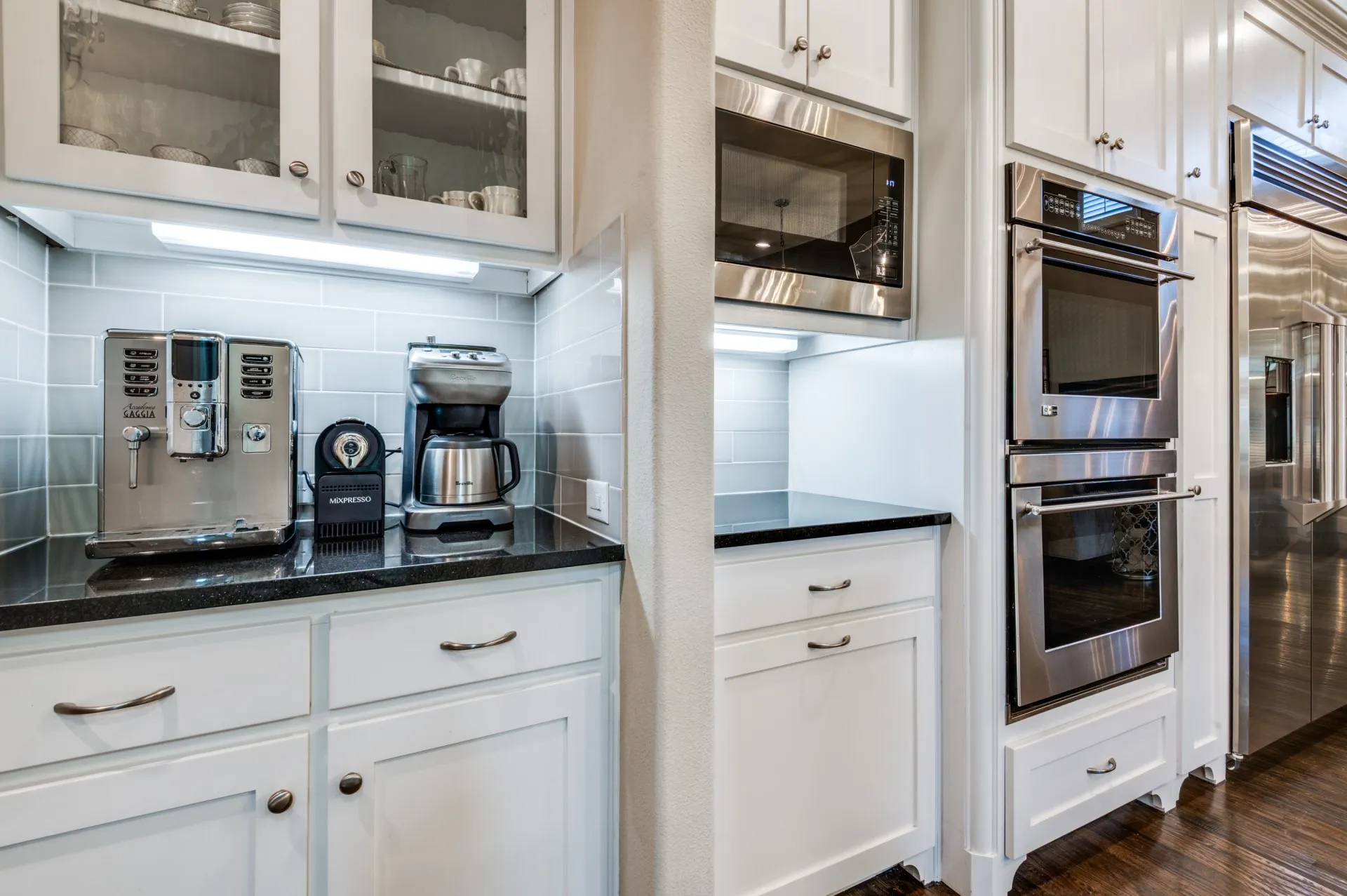 Single Family Residence For Sale in Dallas County , 647 Fountainview Drive, Irving, Texas 75039, 4 Bedroom, 5 Bathroom, 3 Garage spaces, 3,908 Sqft, built in 2014, Preowned, mls#21185838, Real Estate Agent in Irving, Homes For Sale in Dallas county, Homes For Sale in Irving, Realtor in Irving Texas, Real Estate Brokerage Independent Realty Texas, Luminita Cordes Realtor
