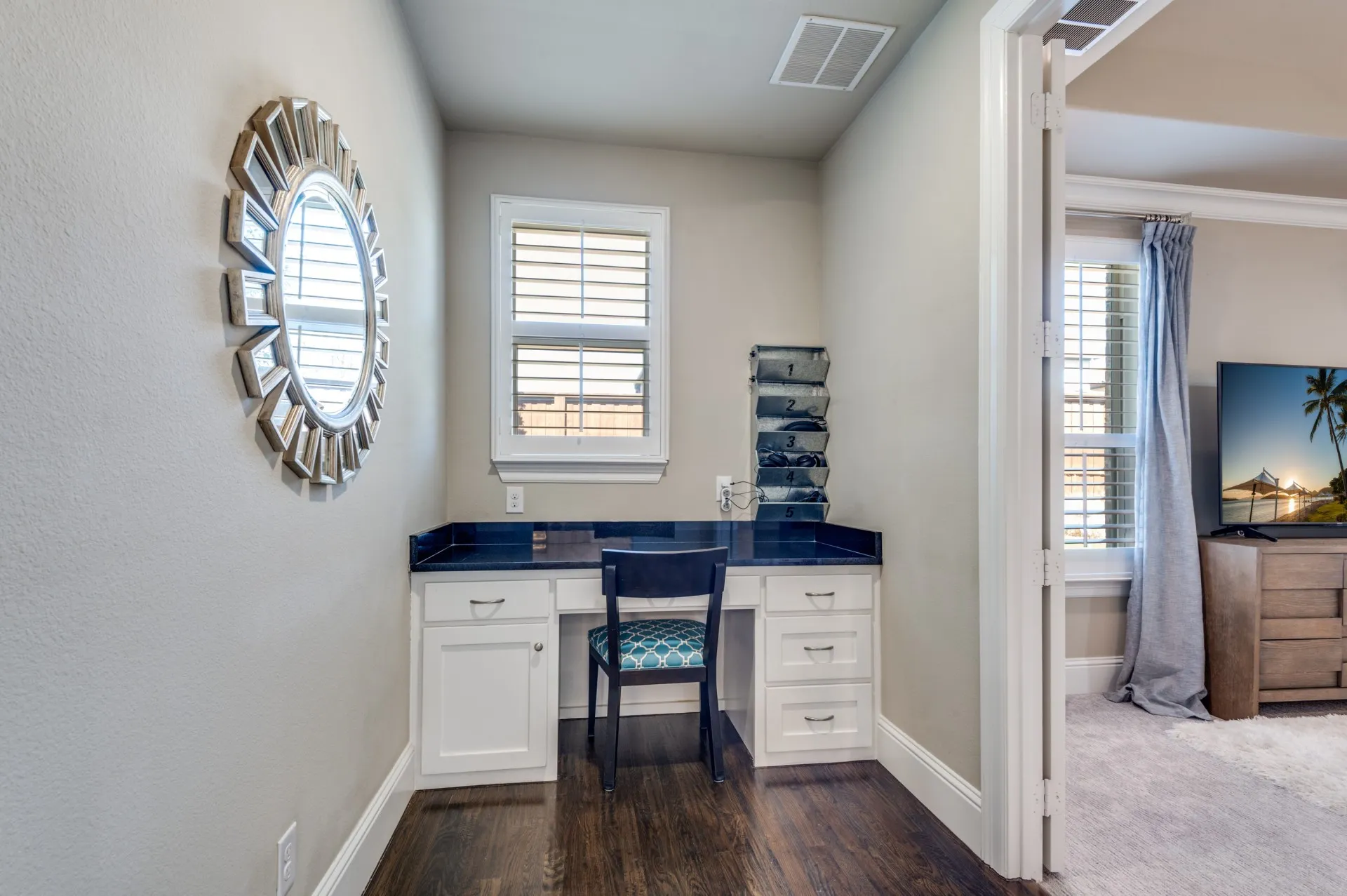 Single Family Residence For Sale in Dallas County , 647 Fountainview Drive, Irving, Texas 75039, 4 Bedroom, 5 Bathroom, 3 Garage spaces, 3,908 Sqft, built in 2014, Preowned, mls#21185838, Real Estate Agent in Irving, Homes For Sale in Dallas county, Homes For Sale in Irving, Realtor in Irving Texas, Real Estate Brokerage Independent Realty Texas, Luminita Cordes Realtor