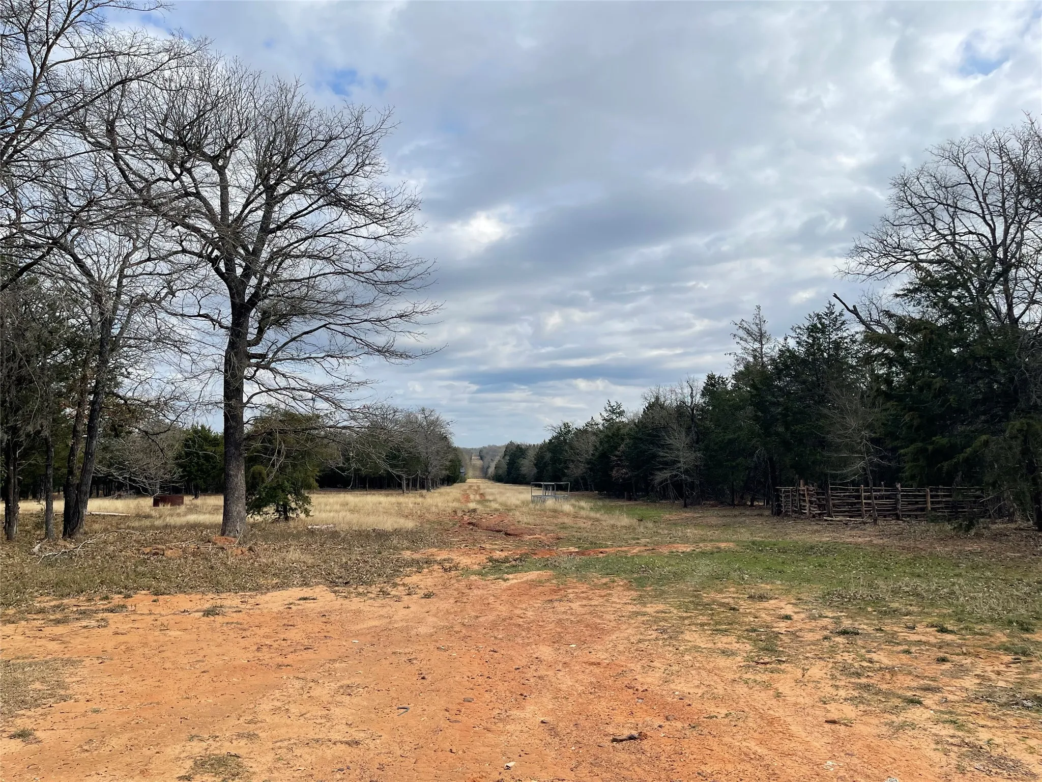 Improved Land For Sale in Freestone County , 210 FCR 521, Fairfield, Texas 75840, 0, 0, Garage spaces, 0 Sqft, built in 1950, mls#21183576, Real Estate Agent in Fairfield, Homes For Sale in Freestone county, Homes For Sale in Fairfield, Realtor in Fairfield Texas, Real Estate Brokerage Independent Realty Texas, Luminita Cordes Realtor