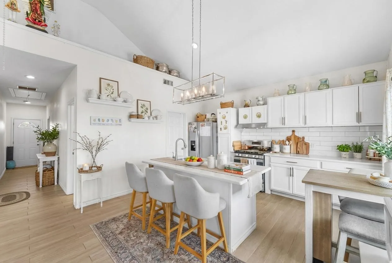 Single Family Residence For Sale in Collin County , 19491 Fm 981, Leonard, Texas 75452, 8 Bedroom, 7 Bathroom, Garage spaces, 3,665 Sqft, built in 2017, mls#21185683, Real Estate Agent in Leonard, Homes For Sale in Collin county, Homes For Sale in Leonard, Realtor in Leonard Texas, Real Estate Brokerage Independent Realty Texas, Luminita Cordes Realtor