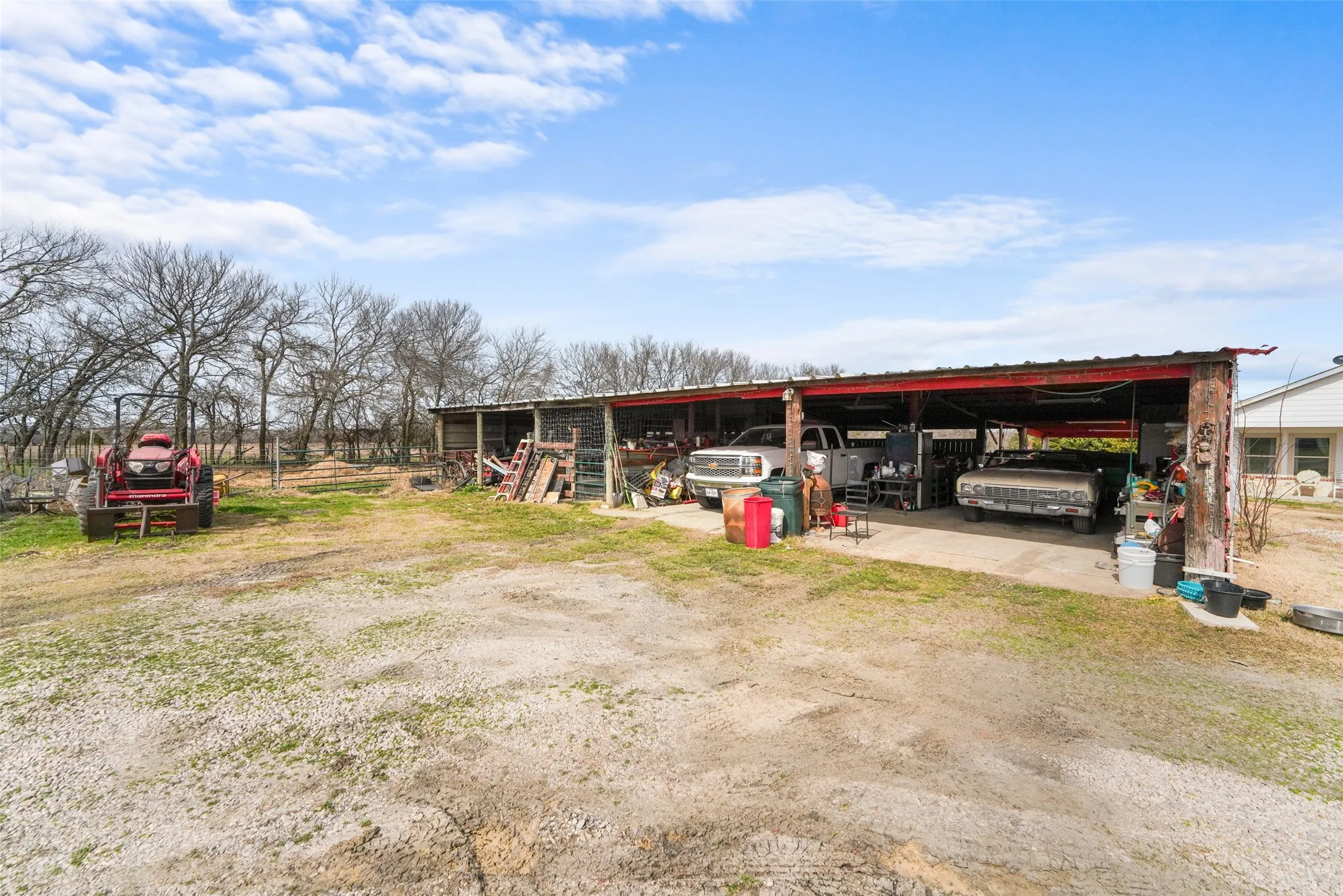 Single Family Residence For Sale in Collin County , 19491 Fm 981, Leonard, Texas 75452, 8 Bedroom, 7 Bathroom, Garage spaces, 3,665 Sqft, built in 2017, mls#21185683, Real Estate Agent in Leonard, Homes For Sale in Collin county, Homes For Sale in Leonard, Realtor in Leonard Texas, Real Estate Brokerage Independent Realty Texas, Luminita Cordes Realtor