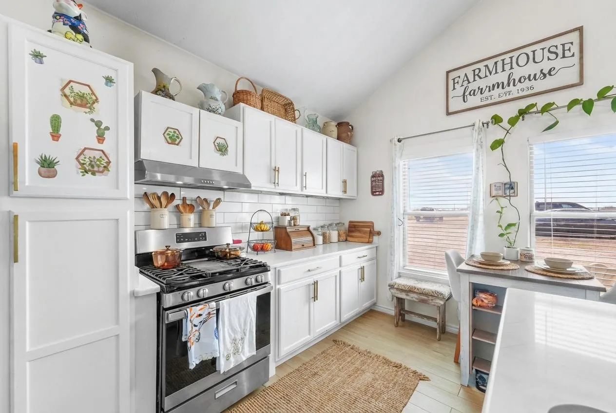 Single Family Residence For Sale in Collin County , 19491 Fm 981, Leonard, Texas 75452, 8 Bedroom, 7 Bathroom, Garage spaces, 3,665 Sqft, built in 2017, mls#21185683, Real Estate Agent in Leonard, Homes For Sale in Collin county, Homes For Sale in Leonard, Realtor in Leonard Texas, Real Estate Brokerage Independent Realty Texas, Luminita Cordes Realtor