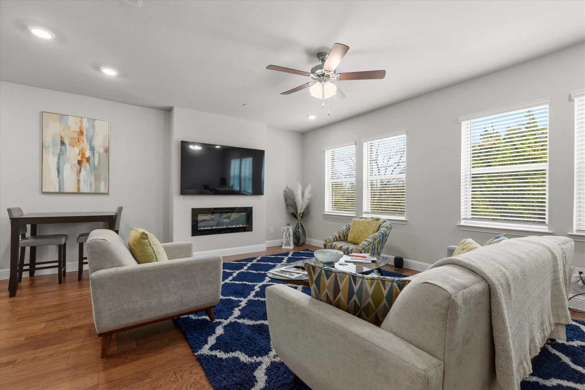Townhouse For Sale in Dallas County , 7829 Bayside Drive, Rowlett, Texas 75088, 3 Bedroom, 4 Bathroom, 2 Garage spaces, 2,273 Sqft, built in 2022, mls#21186759, Real Estate Agent in Rowlett, Homes For Sale in Dallas county, Homes For Sale in Rowlett, Realtor in Rowlett Texas, Real Estate Brokerage Independent Realty Texas, Luminita Cordes Realtor