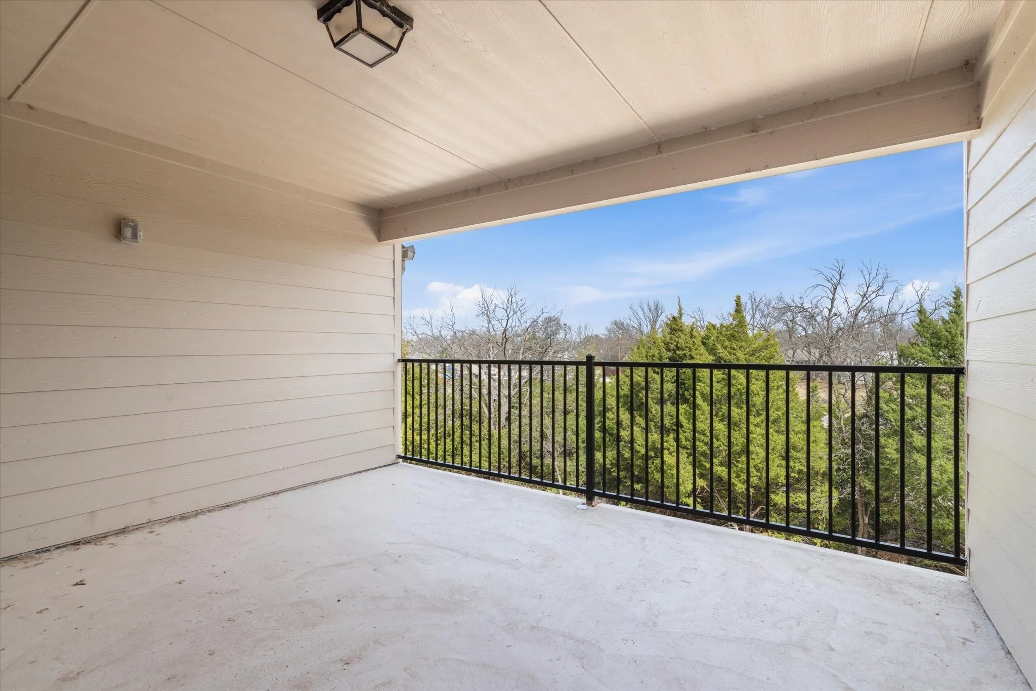Townhouse For Sale in Dallas County , 7829 Bayside Drive, Rowlett, Texas 75088, 3 Bedroom, 4 Bathroom, 2 Garage spaces, 2,273 Sqft, built in 2022, mls#21186759, Real Estate Agent in Rowlett, Homes For Sale in Dallas county, Homes For Sale in Rowlett, Realtor in Rowlett Texas, Real Estate Brokerage Independent Realty Texas, Luminita Cordes Realtor