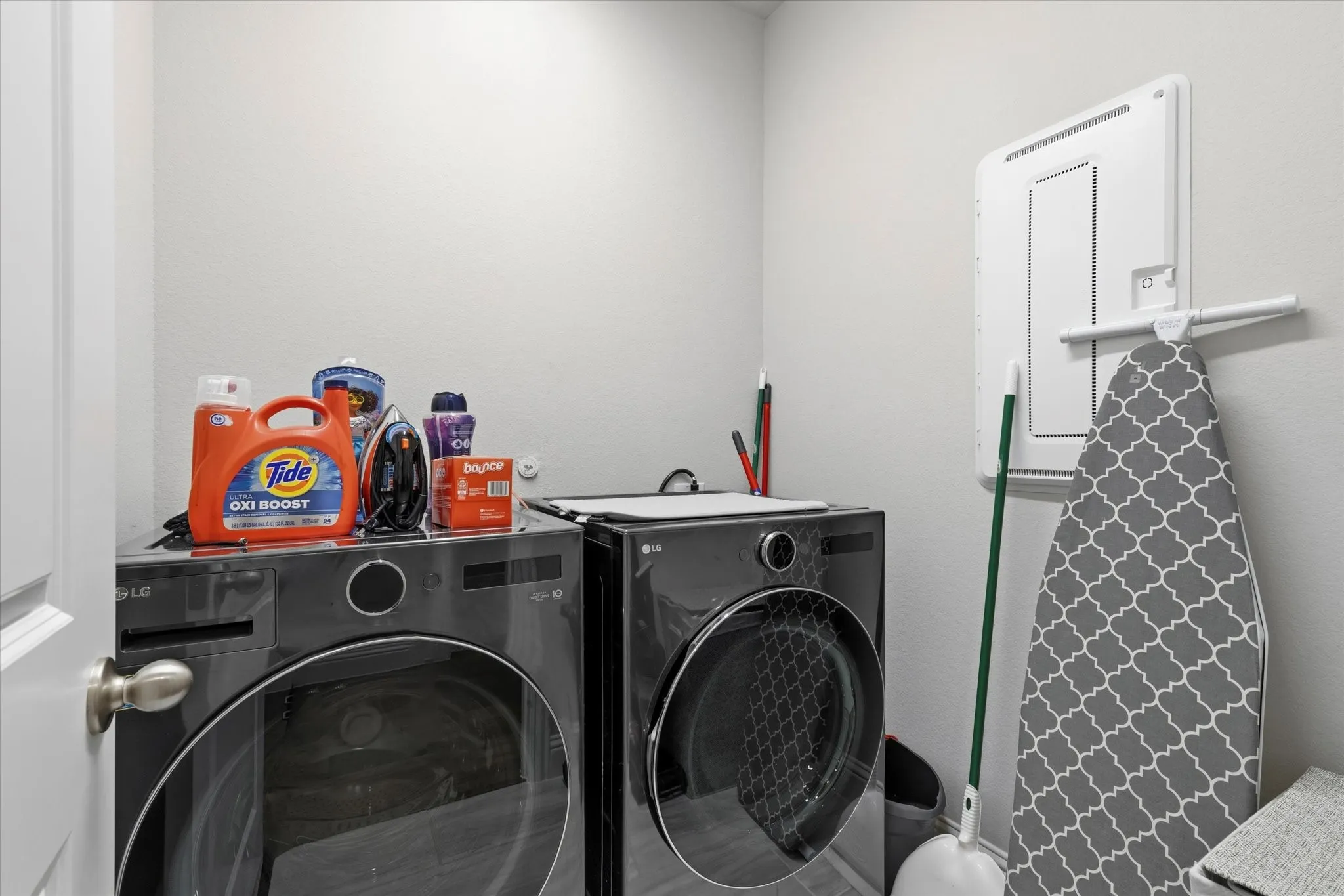 Townhouse For Sale in Dallas County , 7829 Bayside Drive, Rowlett, Texas 75088, 3 Bedroom, 4 Bathroom, 2 Garage spaces, 2,273 Sqft, built in 2022, mls#21186759, Real Estate Agent in Rowlett, Homes For Sale in Dallas county, Homes For Sale in Rowlett, Realtor in Rowlett Texas, Real Estate Brokerage Independent Realty Texas, Luminita Cordes Realtor