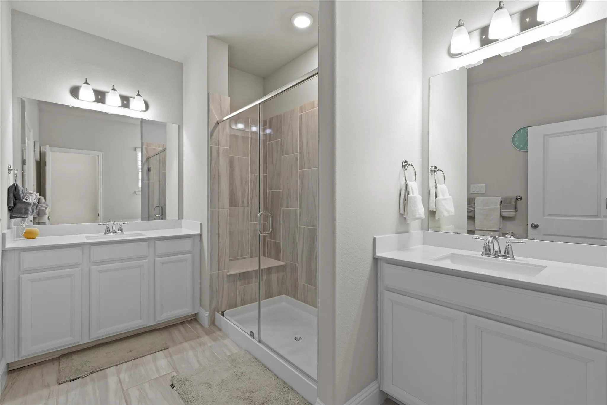 Townhouse For Sale in Dallas County , 7829 Bayside Drive, Rowlett, Texas 75088, 3 Bedroom, 4 Bathroom, 2 Garage spaces, 2,273 Sqft, built in 2022, mls#21186759, Real Estate Agent in Rowlett, Homes For Sale in Dallas county, Homes For Sale in Rowlett, Realtor in Rowlett Texas, Real Estate Brokerage Independent Realty Texas, Luminita Cordes Realtor