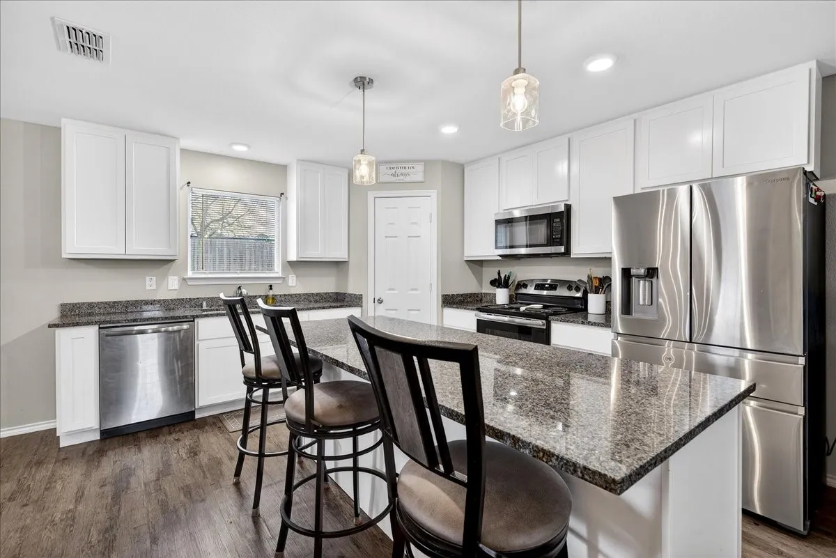 Open, light and bright kitchen