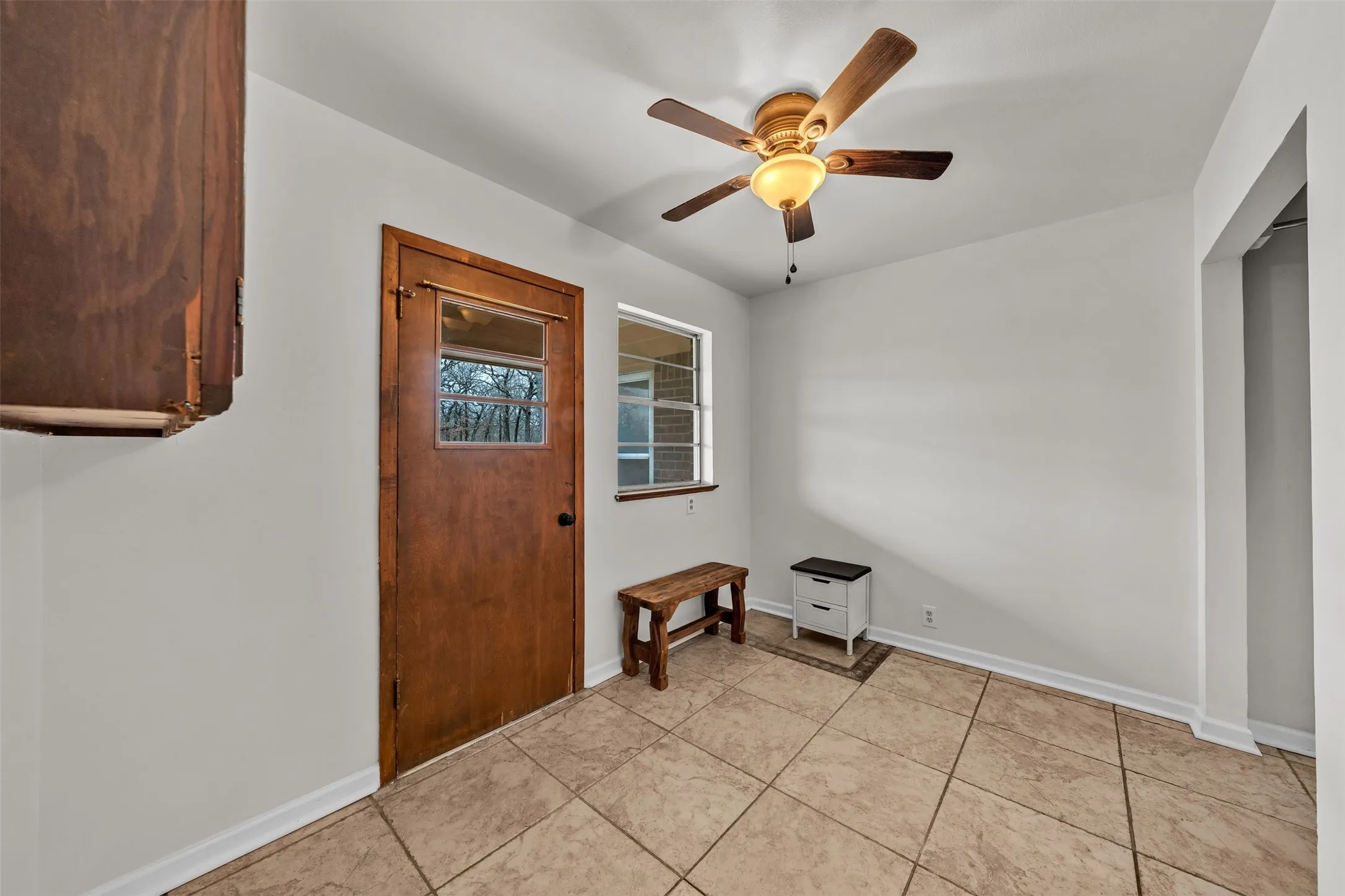 Farm For Sale in Johnson County , 5400 County Road 402, Grandview, Texas 76050, 3 Bedroom, 2 Bathroom, 5 Garage spaces, 1,872 Sqft, built in 1970, Preowned, mls#21185719, Real Estate Agent in Grandview, Homes For Sale in Johnson county, Homes For Sale in Grandview, Realtor in Grandview Texas, Real Estate Brokerage Independent Realty Texas, Luminita Cordes Realtor