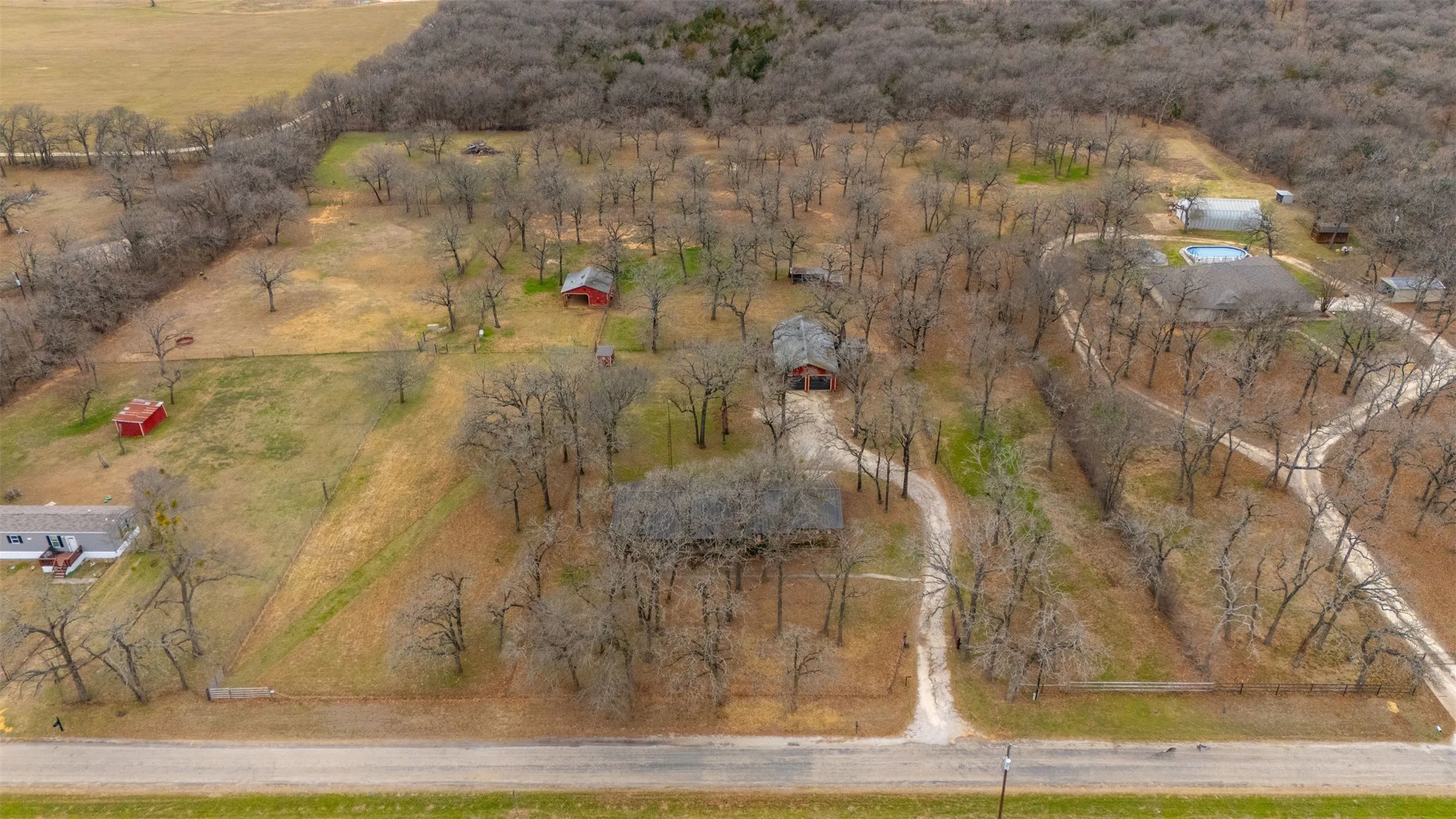 Farm For Sale in Johnson County , 5400 County Road 402, Grandview, Texas 76050, 3 Bedroom, 2 Bathroom, 5 Garage spaces, 1,872 Sqft, built in 1970, Preowned, mls#21185719, Real Estate Agent in Grandview, Homes For Sale in Johnson county, Homes For Sale in Grandview, Realtor in Grandview Texas, Real Estate Brokerage Independent Realty Texas, Luminita Cordes Realtor