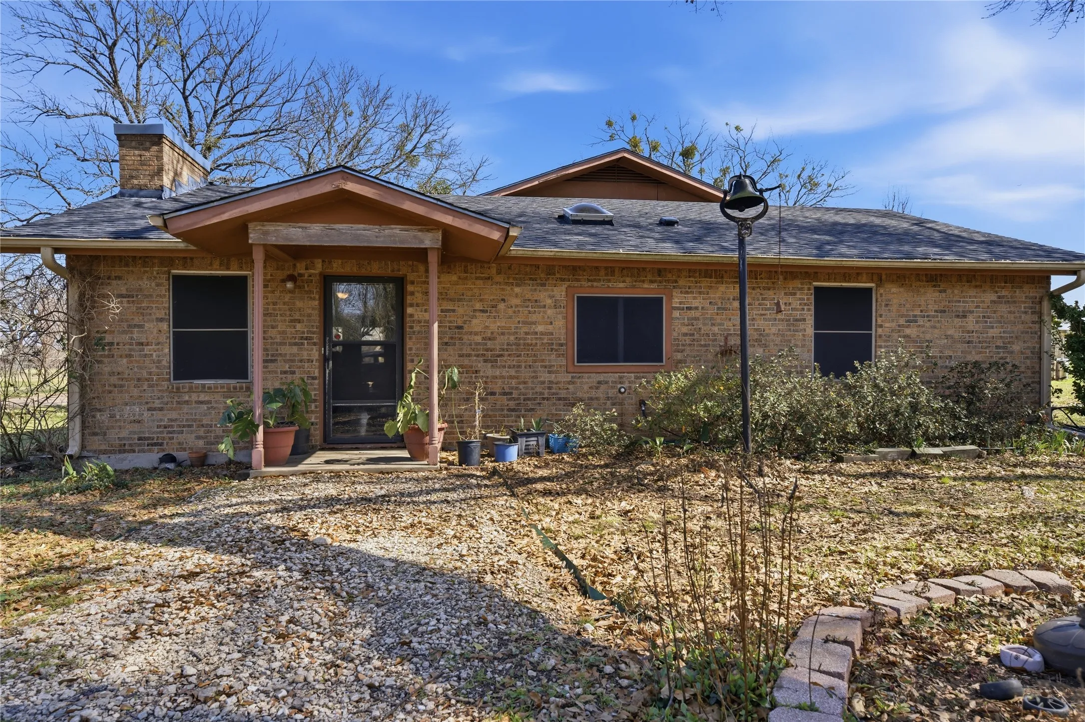 Single Family Residence For Sale in Henderson County , 442 Rosemary Drive, Trinidad, Texas 75163, 3 Bedroom, 3 Bathroom, Garage spaces, 2,430 Sqft, built in 1972, mls#21185922, Real Estate Agent in Trinidad, Homes For Sale in Henderson county, Homes For Sale in Trinidad, Realtor in Trinidad Texas, Real Estate Brokerage Independent Realty Texas, Luminita Cordes Realtor