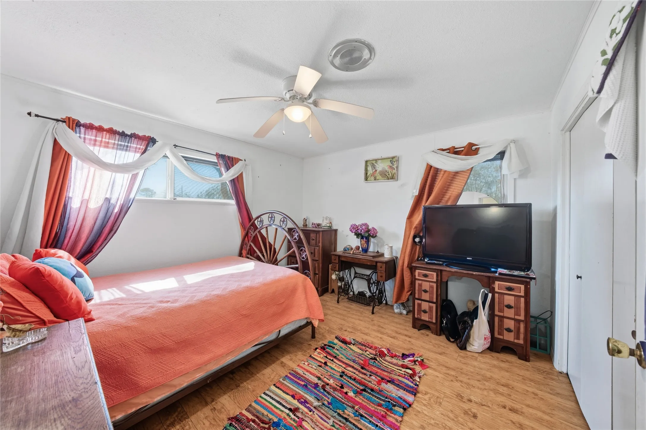 Single Family Residence For Sale in Henderson County , 442 Rosemary Drive, Trinidad, Texas 75163, 3 Bedroom, 3 Bathroom, Garage spaces, 2,430 Sqft, built in 1972, mls#21185922, Real Estate Agent in Trinidad, Homes For Sale in Henderson county, Homes For Sale in Trinidad, Realtor in Trinidad Texas, Real Estate Brokerage Independent Realty Texas, Luminita Cordes Realtor