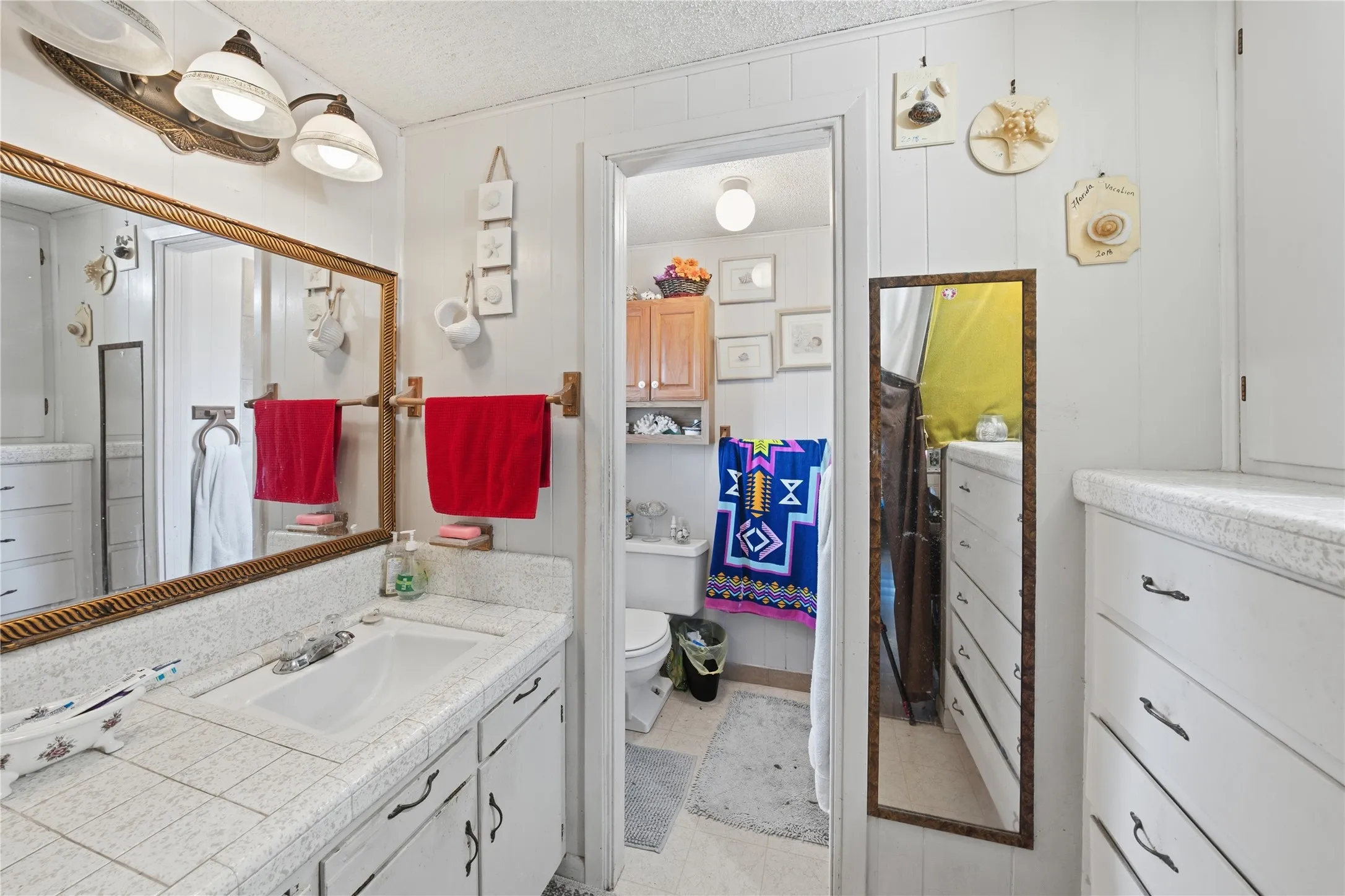 Single Family Residence For Sale in Henderson County , 442 Rosemary Drive, Trinidad, Texas 75163, 3 Bedroom, 3 Bathroom, Garage spaces, 2,430 Sqft, built in 1972, mls#21185922, Real Estate Agent in Trinidad, Homes For Sale in Henderson county, Homes For Sale in Trinidad, Realtor in Trinidad Texas, Real Estate Brokerage Independent Realty Texas, Luminita Cordes Realtor