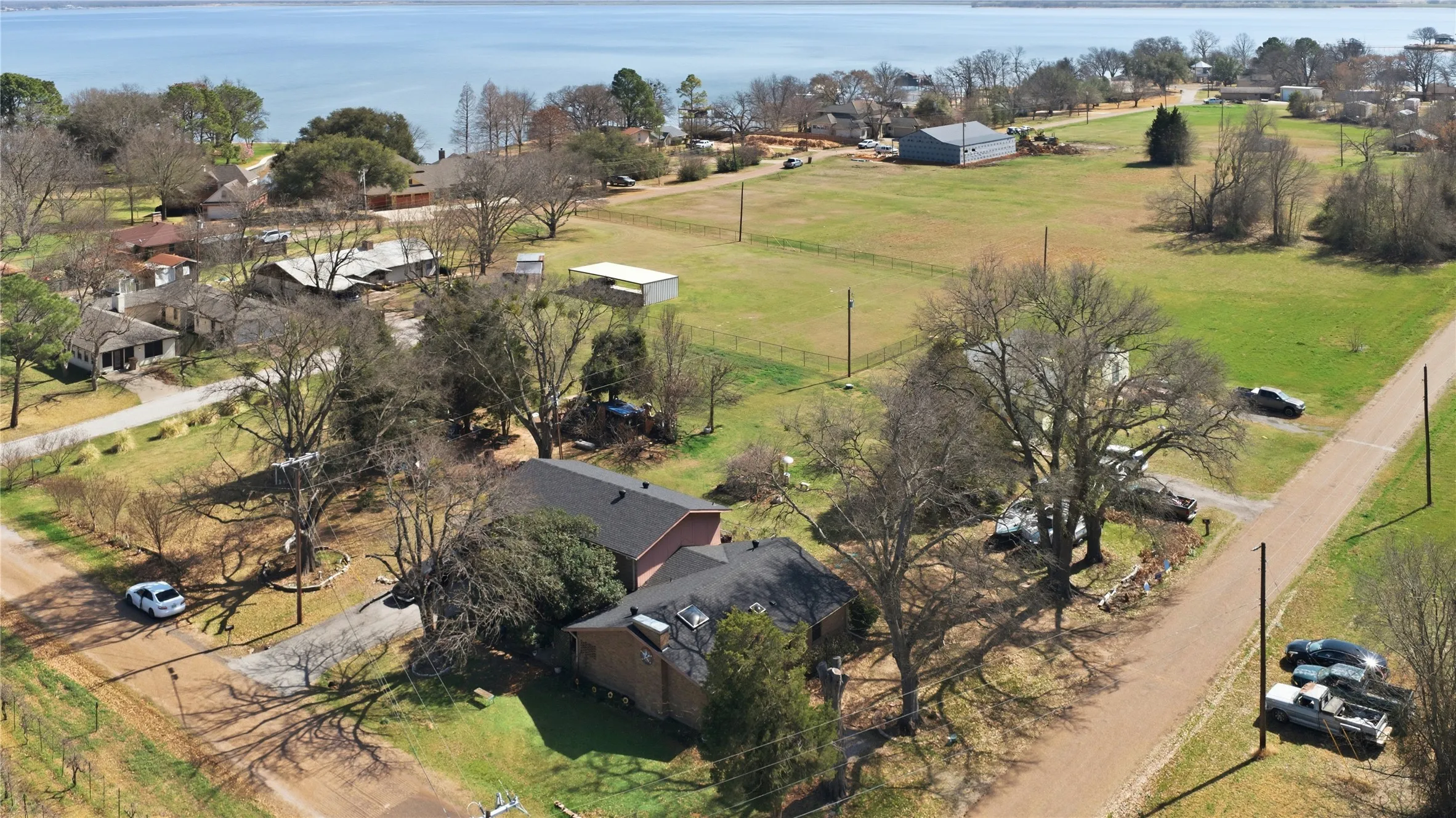 Single Family Residence For Sale in Henderson County , 442 Rosemary Drive, Trinidad, Texas 75163, 3 Bedroom, 3 Bathroom, Garage spaces, 2,430 Sqft, built in 1972, mls#21185922, Real Estate Agent in Trinidad, Homes For Sale in Henderson county, Homes For Sale in Trinidad, Realtor in Trinidad Texas, Real Estate Brokerage Independent Realty Texas, Luminita Cordes Realtor