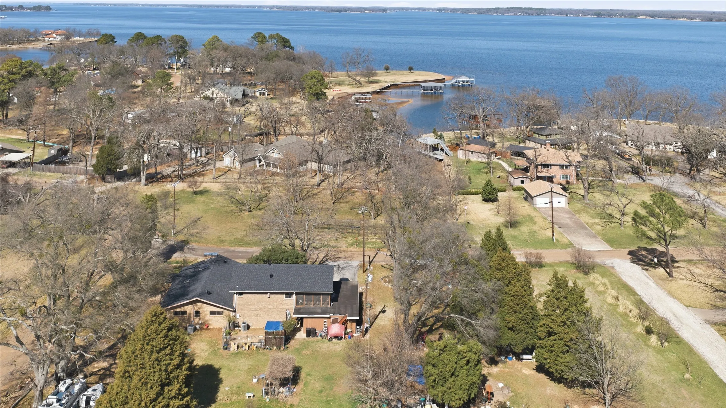 Single Family Residence For Sale in Henderson County , 442 Rosemary Drive, Trinidad, Texas 75163, 3 Bedroom, 3 Bathroom, Garage spaces, 2,430 Sqft, built in 1972, mls#21185922, Real Estate Agent in Trinidad, Homes For Sale in Henderson county, Homes For Sale in Trinidad, Realtor in Trinidad Texas, Real Estate Brokerage Independent Realty Texas, Luminita Cordes Realtor
