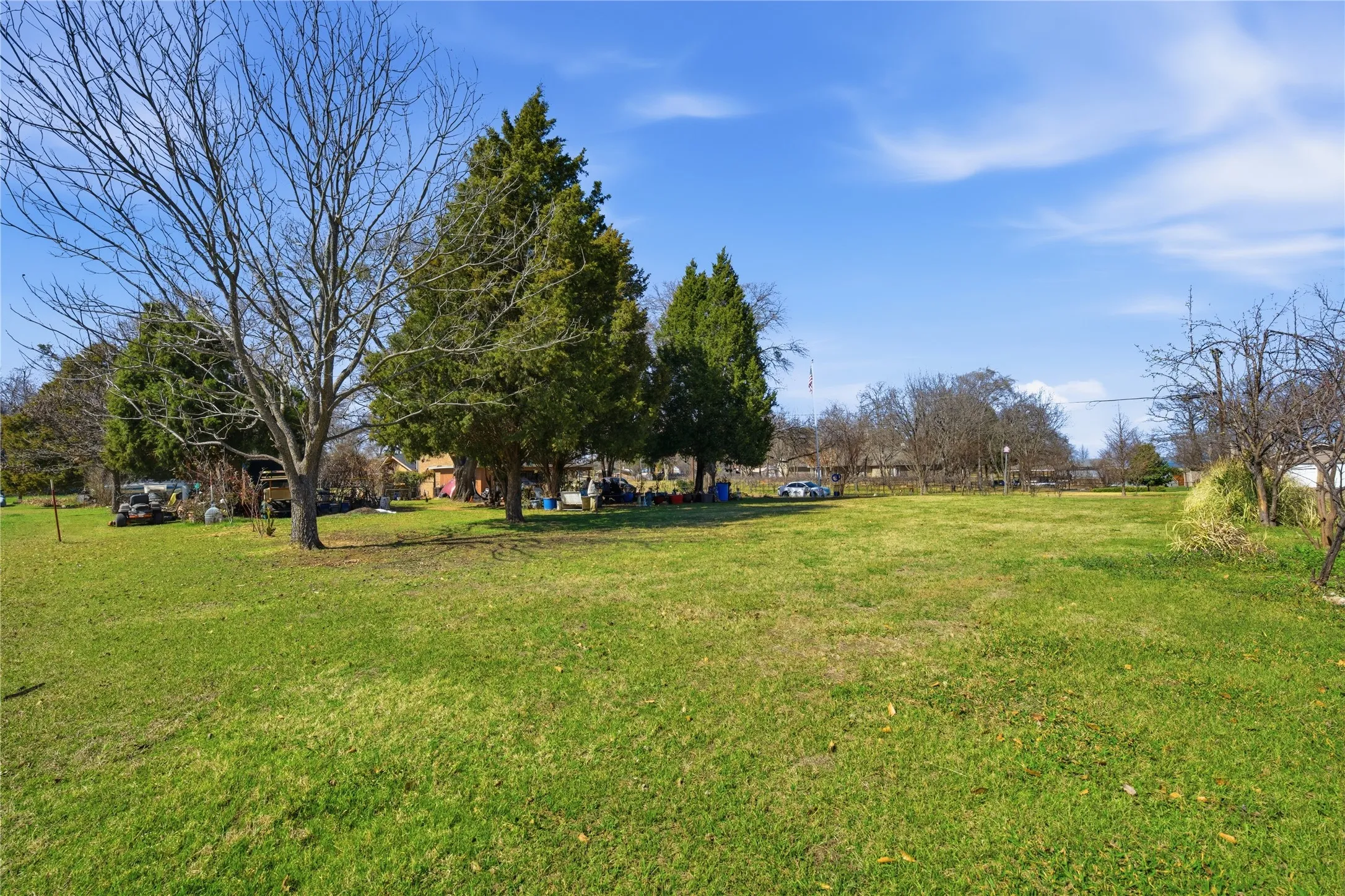 Single Family Residence For Sale in Henderson County , 442 Rosemary Drive, Trinidad, Texas 75163, 3 Bedroom, 3 Bathroom, Garage spaces, 2,430 Sqft, built in 1972, mls#21185922, Real Estate Agent in Trinidad, Homes For Sale in Henderson county, Homes For Sale in Trinidad, Realtor in Trinidad Texas, Real Estate Brokerage Independent Realty Texas, Luminita Cordes Realtor