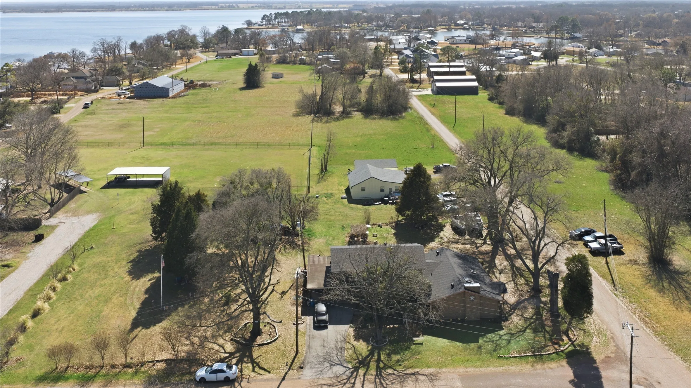 Single Family Residence For Sale in Henderson County , 442 Rosemary Drive, Trinidad, Texas 75163, 3 Bedroom, 3 Bathroom, Garage spaces, 2,430 Sqft, built in 1972, mls#21185922, Real Estate Agent in Trinidad, Homes For Sale in Henderson county, Homes For Sale in Trinidad, Realtor in Trinidad Texas, Real Estate Brokerage Independent Realty Texas, Luminita Cordes Realtor