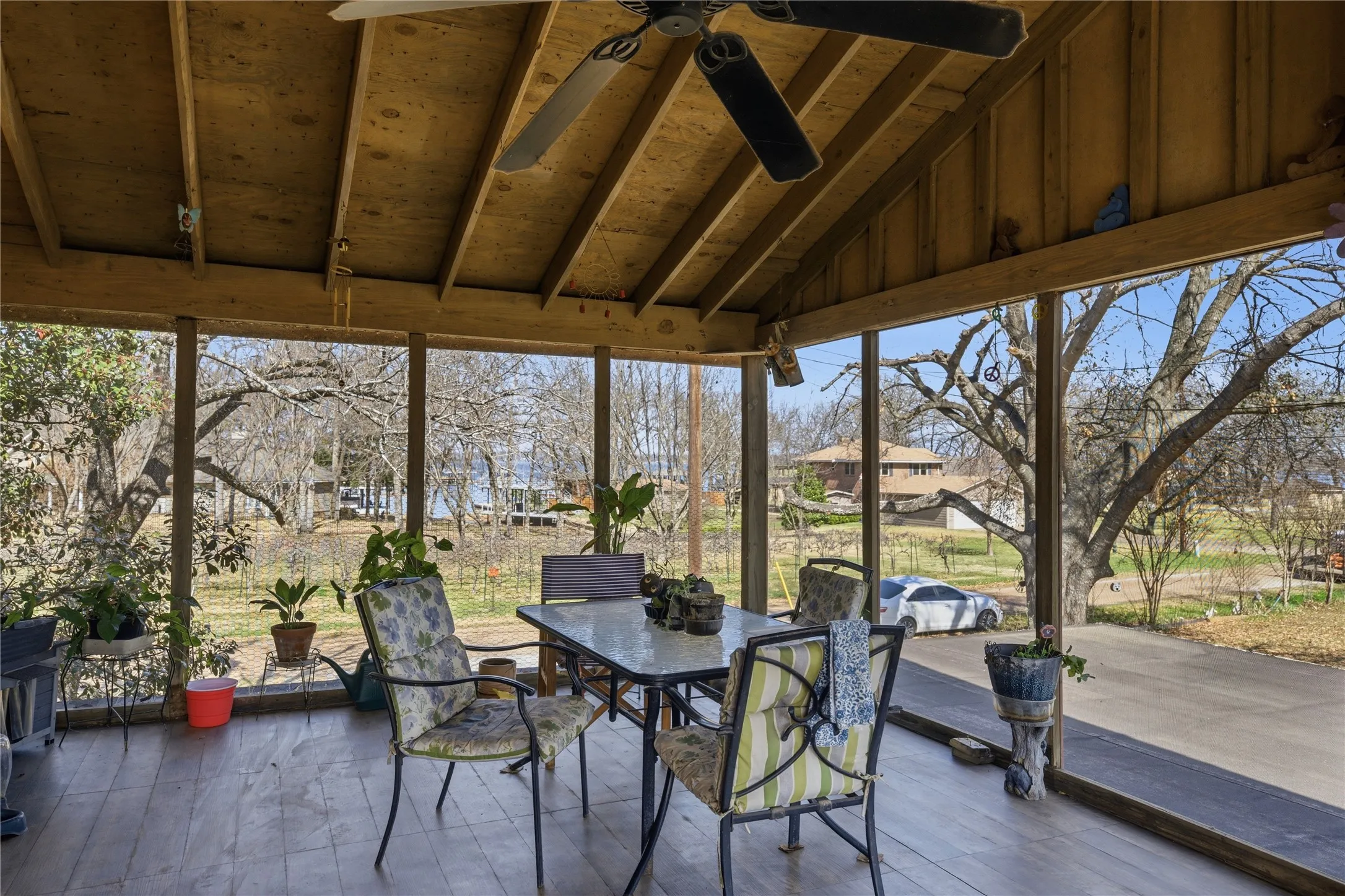 Single Family Residence For Sale in Henderson County , 442 Rosemary Drive, Trinidad, Texas 75163, 3 Bedroom, 3 Bathroom, Garage spaces, 2,430 Sqft, built in 1972, mls#21185922, Real Estate Agent in Trinidad, Homes For Sale in Henderson county, Homes For Sale in Trinidad, Realtor in Trinidad Texas, Real Estate Brokerage Independent Realty Texas, Luminita Cordes Realtor