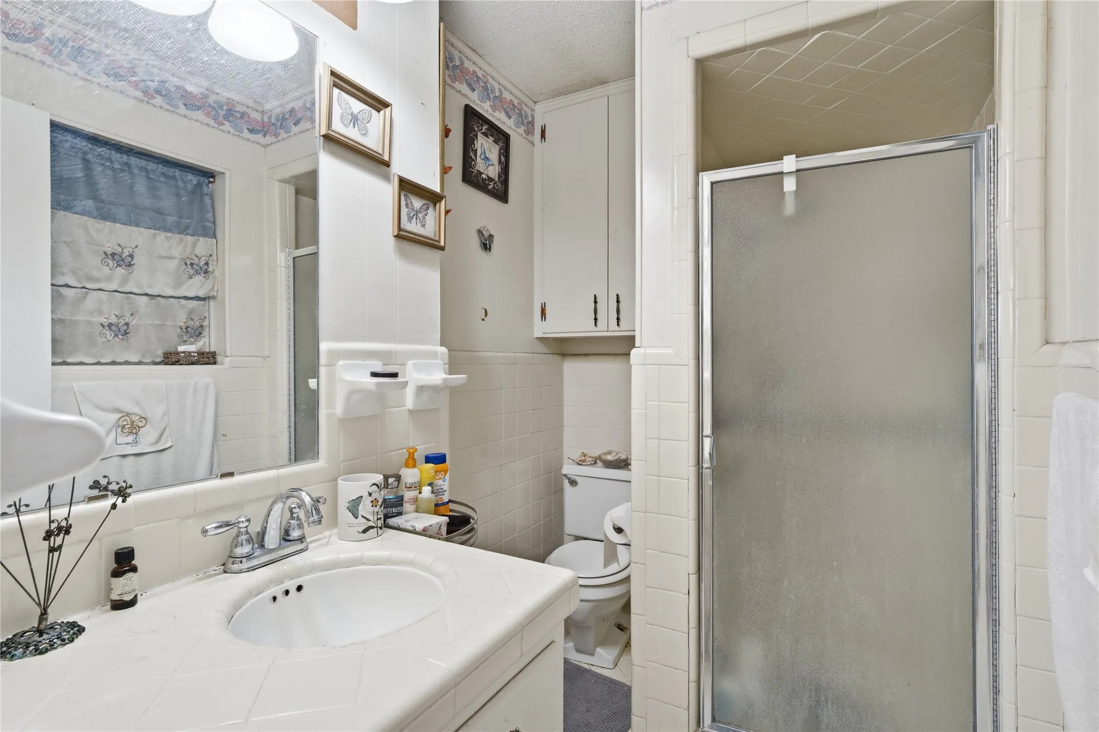Single Family Residence For Sale in Henderson County , 442 Rosemary Drive, Trinidad, Texas 75163, 3 Bedroom, 3 Bathroom, Garage spaces, 2,430 Sqft, built in 1972, mls#21185922, Real Estate Agent in Trinidad, Homes For Sale in Henderson county, Homes For Sale in Trinidad, Realtor in Trinidad Texas, Real Estate Brokerage Independent Realty Texas, Luminita Cordes Realtor