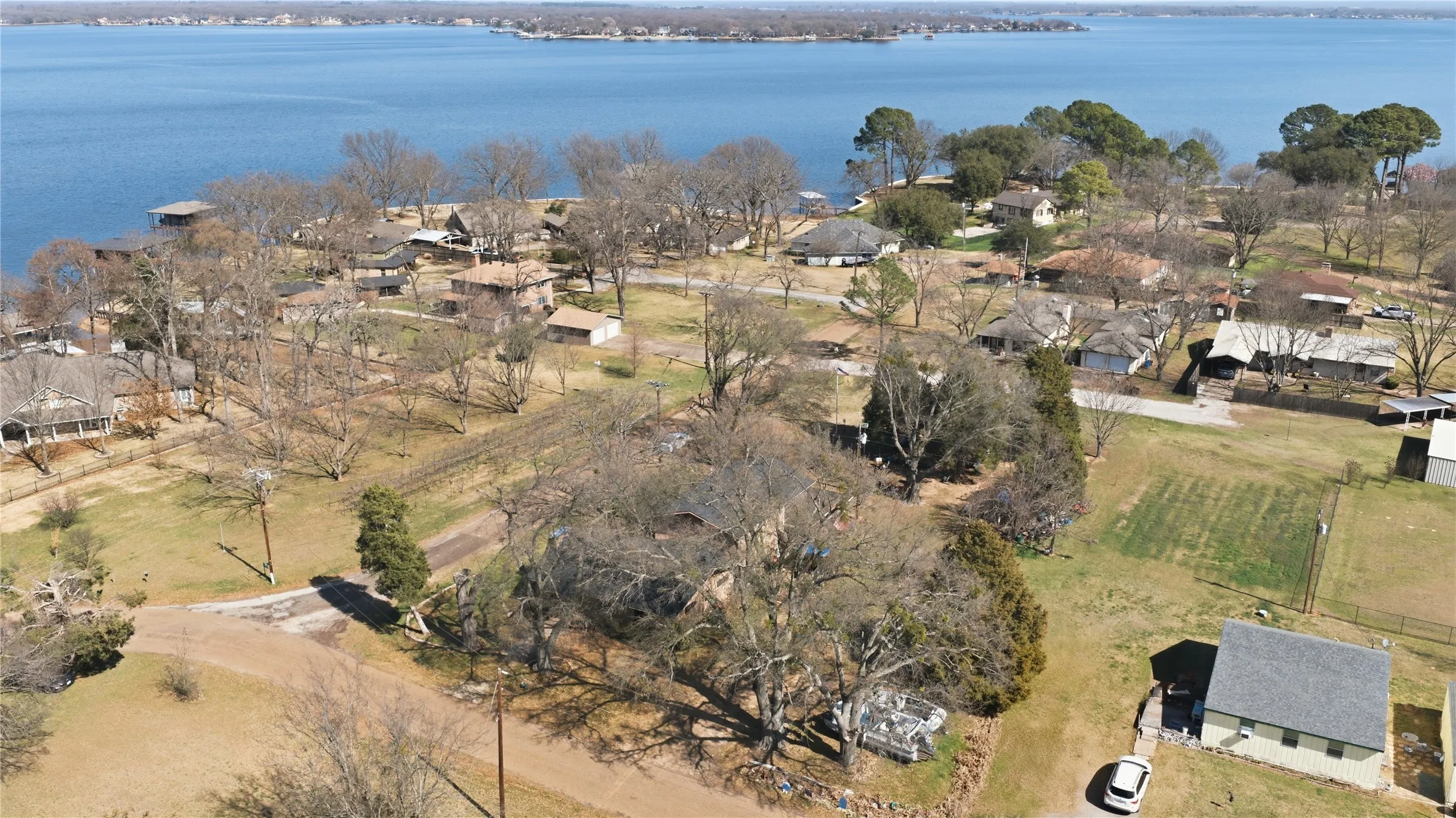 Single Family Residence For Sale in Henderson County , 442 Rosemary Drive, Trinidad, Texas 75163, 3 Bedroom, 3 Bathroom, Garage spaces, 2,430 Sqft, built in 1972, mls#21185922, Real Estate Agent in Trinidad, Homes For Sale in Henderson county, Homes For Sale in Trinidad, Realtor in Trinidad Texas, Real Estate Brokerage Independent Realty Texas, Luminita Cordes Realtor