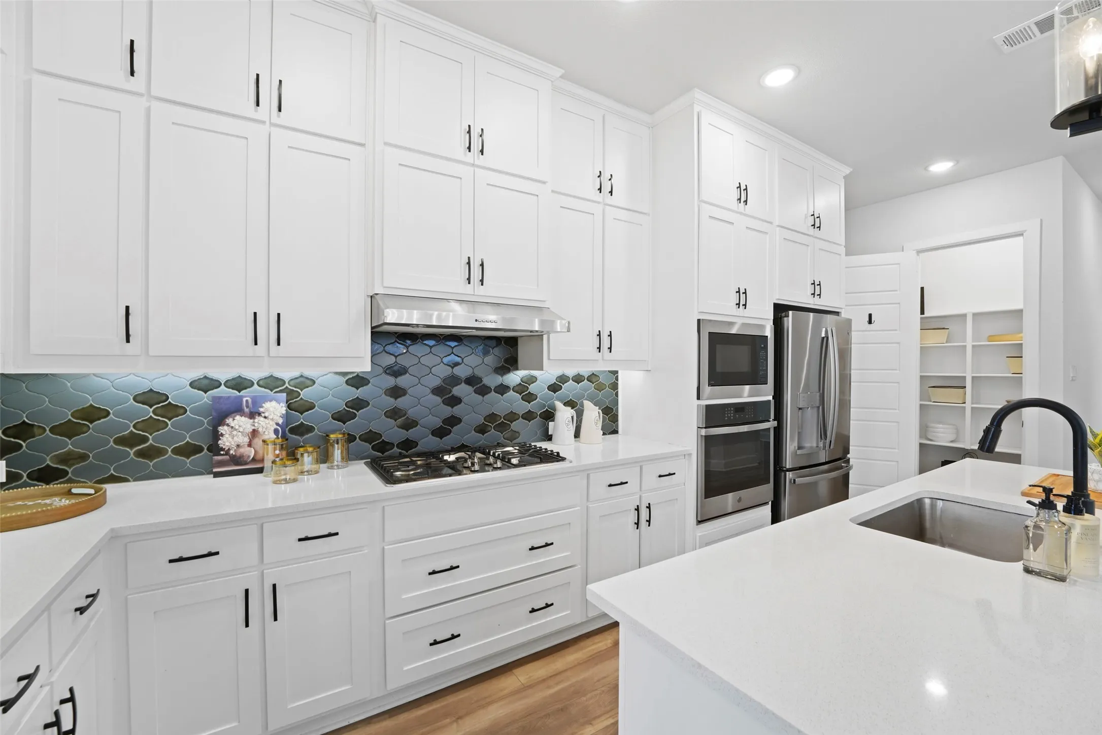Single Family Residence For Sale in Denton County , 1921 Braided Mane Avenue, Aubrey, Texas 76227, 4 Bedrooms, 3 Bathrooms, 2 Garage spaces, 2,251 Sqft, built in 2022, Preowned, Price $597,000, mls#20781511, Real Estate Agent in Aubrey, Homes For Sale in Denton county, Homes For Sale in Aubrey, Realtor in Aubrey Texas, Real Estate Brokerage Independent Realty Texas, Luminita Cordes Realtor