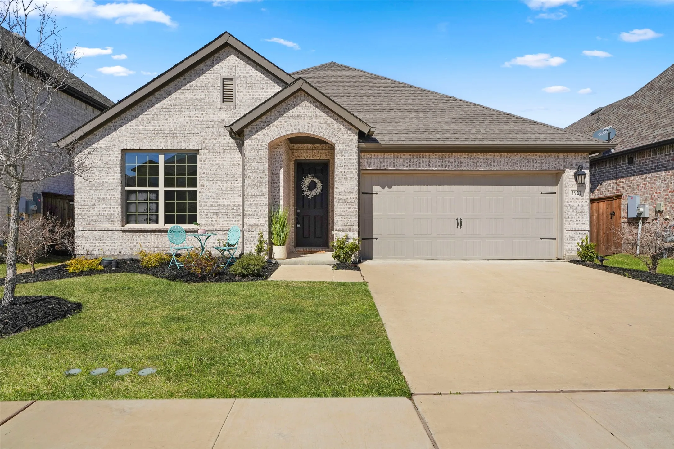 Single Family Residence For Sale in Denton County , 1921 Braided Mane Avenue, Aubrey, Texas 76227, 4 Bedrooms, 3 Bathrooms, 2 Garage spaces, 2,251 Sqft, built in 2022, Preowned, Price $597,000, mls#20781511, Real Estate Agent in Aubrey, Homes For Sale in Denton county, Homes For Sale in Aubrey, Realtor in Aubrey Texas, Real Estate Brokerage Independent Realty Texas, Luminita Cordes Realtor