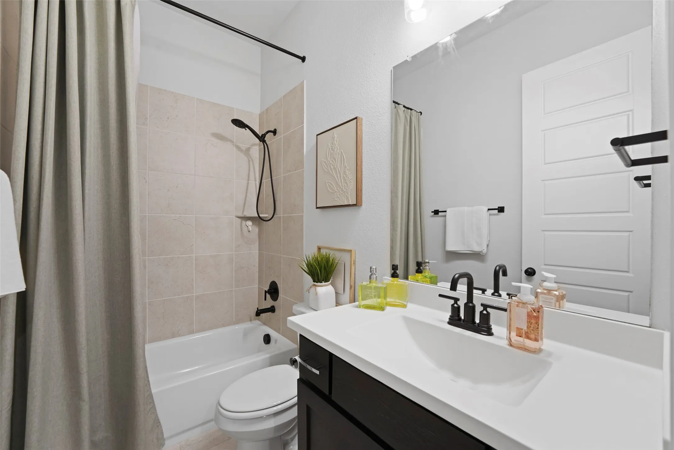 Single Family Residence For Sale in Denton County , 1921 Braided Mane Avenue, Aubrey, Texas 76227, 4 Bedrooms, 3 Bathrooms, 2 Garage spaces, 2,251 Sqft, built in 2022, Preowned, Price $597,000, mls#20781511, Real Estate Agent in Aubrey, Homes For Sale in Denton county, Homes For Sale in Aubrey, Realtor in Aubrey Texas, Real Estate Brokerage Independent Realty Texas, Luminita Cordes Realtor