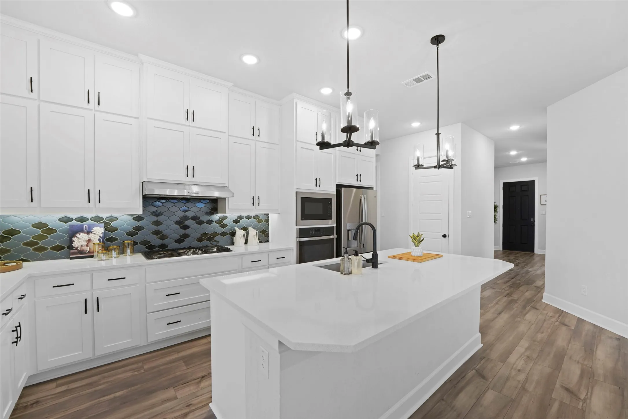 Single Family Residence For Sale in Denton County , 1921 Braided Mane Avenue, Aubrey, Texas 76227, 4 Bedrooms, 3 Bathrooms, 2 Garage spaces, 2,251 Sqft, built in 2022, Preowned, Price $597,000, mls#20781511, Real Estate Agent in Aubrey, Homes For Sale in Denton county, Homes For Sale in Aubrey, Realtor in Aubrey Texas, Real Estate Brokerage Independent Realty Texas, Luminita Cordes Realtor