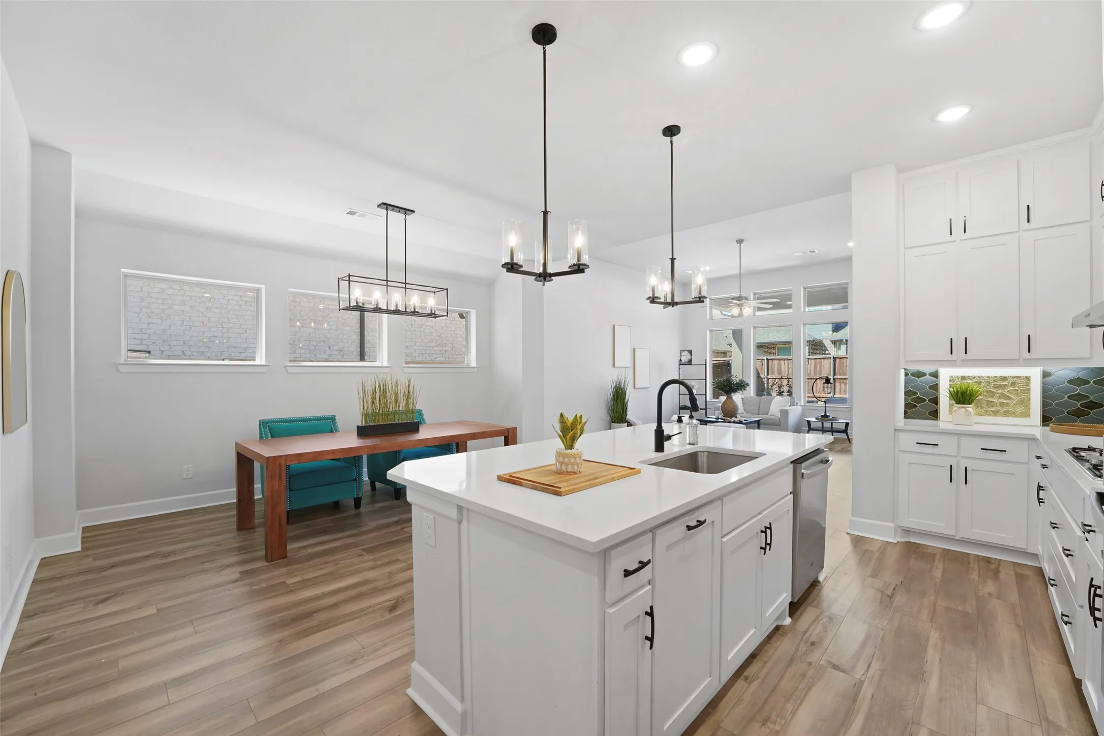 Single Family Residence For Sale in Denton County , 1921 Braided Mane Avenue, Aubrey, Texas 76227, 4 Bedrooms, 3 Bathrooms, 2 Garage spaces, 2,251 Sqft, built in 2022, Preowned, Price $597,000, mls#20781511, Real Estate Agent in Aubrey, Homes For Sale in Denton county, Homes For Sale in Aubrey, Realtor in Aubrey Texas, Real Estate Brokerage Independent Realty Texas, Luminita Cordes Realtor