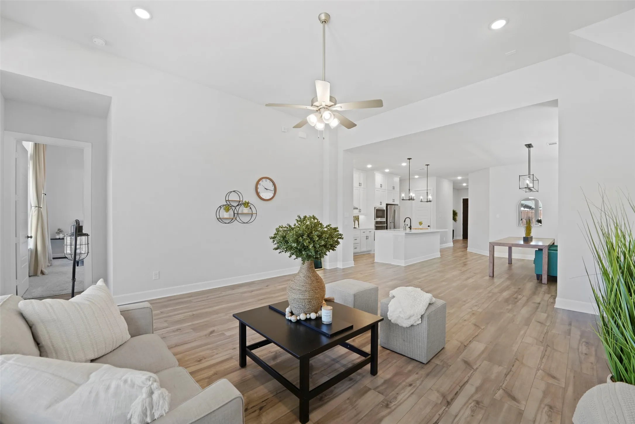 Single Family Residence For Sale in Denton County , 1921 Braided Mane Avenue, Aubrey, Texas 76227, 4 Bedrooms, 3 Bathrooms, 2 Garage spaces, 2,251 Sqft, built in 2022, Preowned, Price $597,000, mls#20781511, Real Estate Agent in Aubrey, Homes For Sale in Denton county, Homes For Sale in Aubrey, Realtor in Aubrey Texas, Real Estate Brokerage Independent Realty Texas, Luminita Cordes Realtor