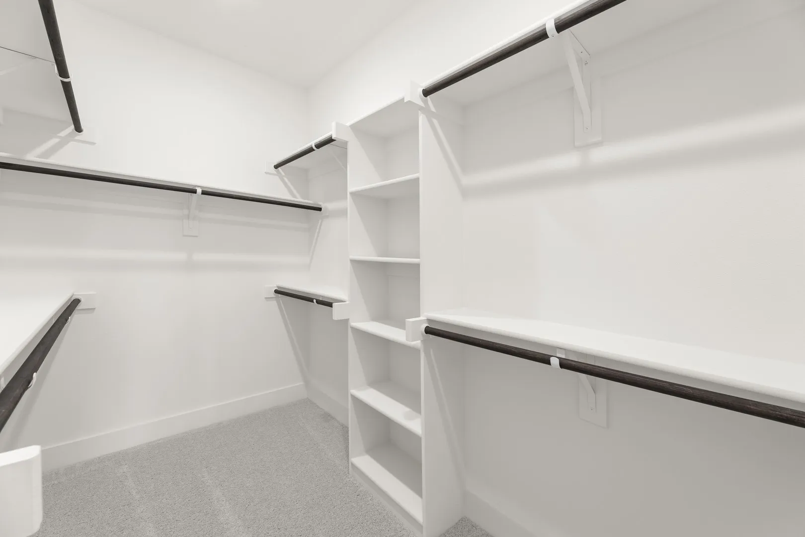 22. 1028 Little Gull - Closet