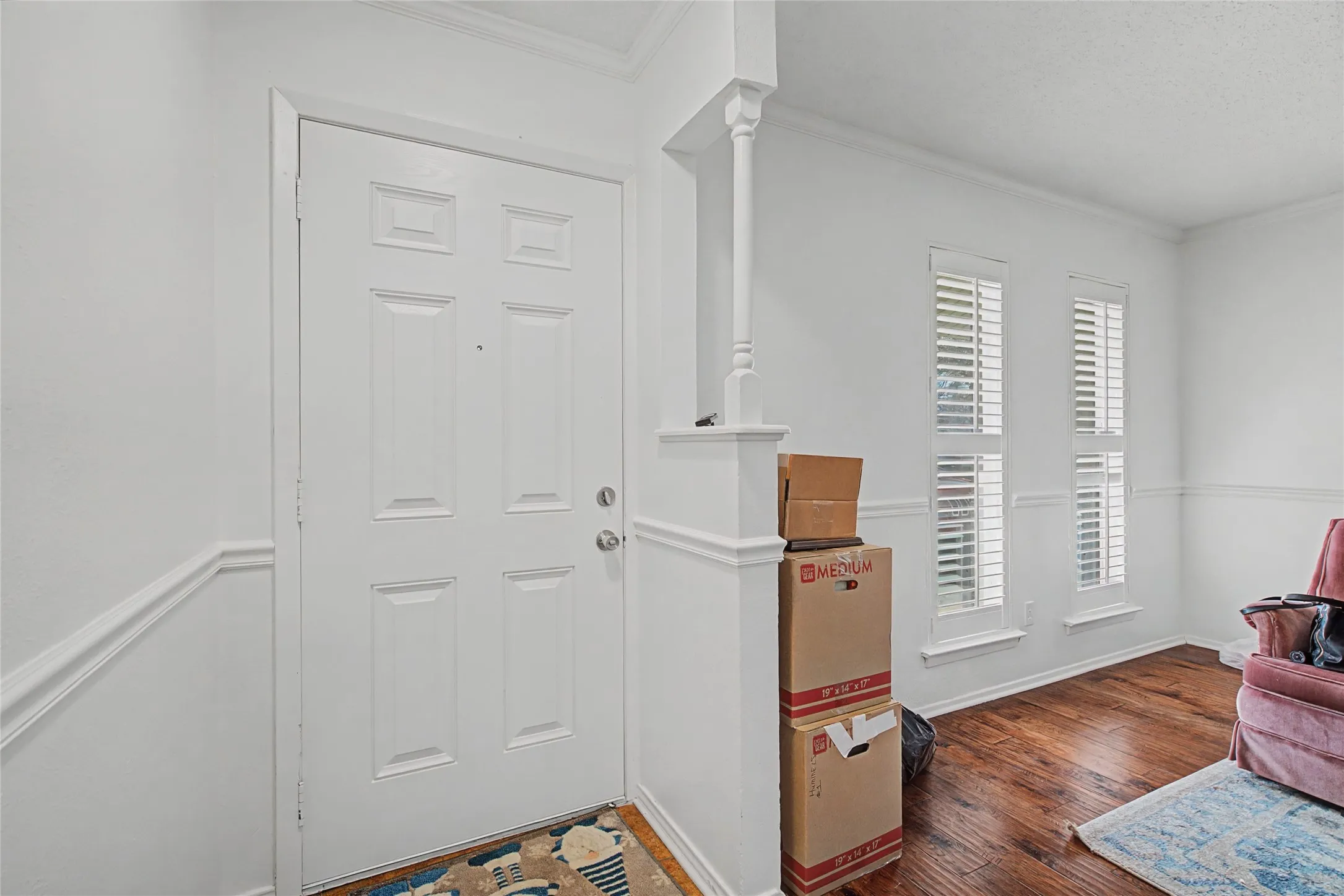 Single Family Residence For Sale in Tarrant County , 2009 Charleston Drive, Bedford, Texas 76022, 3 Bedrooms, 2 Bathrooms, 2 Garage spaces, 1,275 Sqft, built in 1966, Price $309,000, mls#21186821, Real Estate Agent in Bedford, Homes For Sale in Tarrant county, Homes For Sale in Bedford, Realtor in Bedford Texas, Real Estate Brokerage Independent Realty Texas, Luminita Cordes Realtor