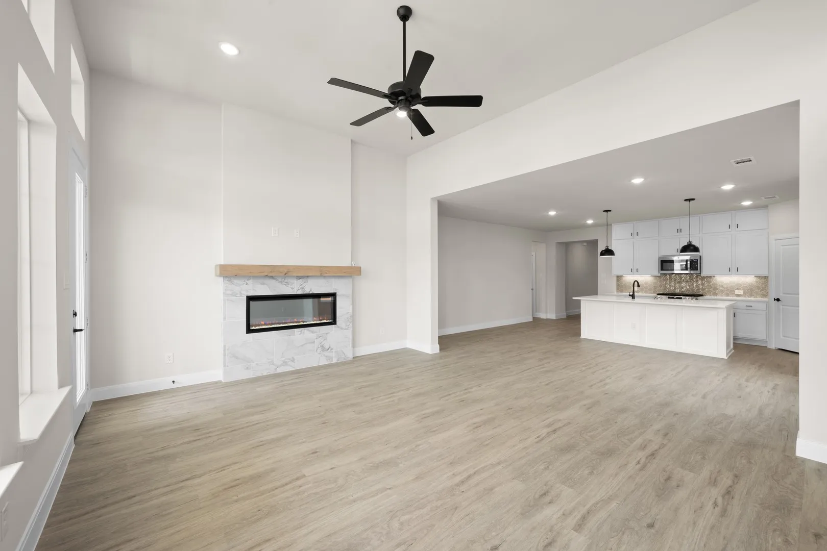 1124 Abigail- Living-2