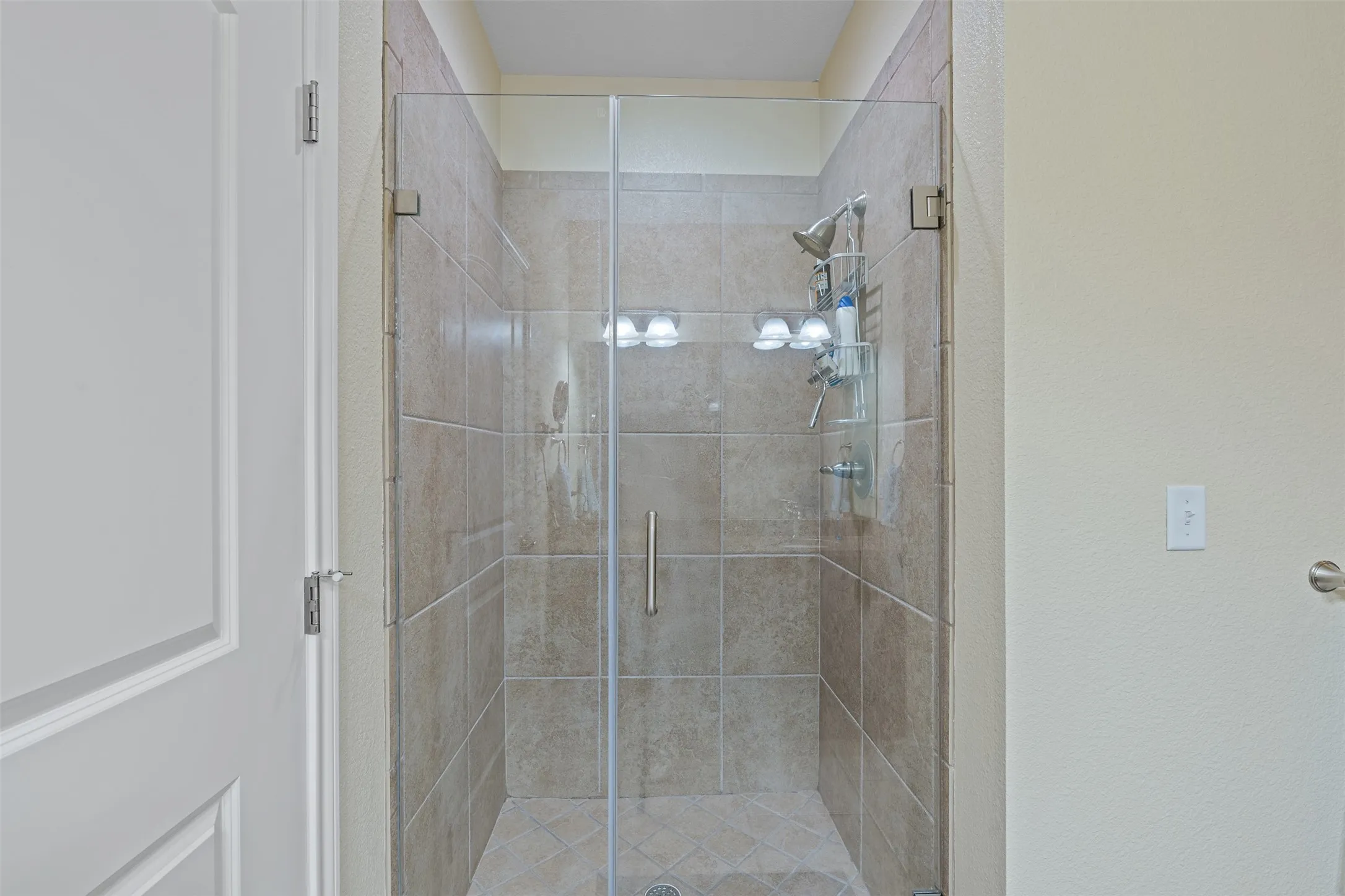 Condominium For Sale in Navarro County , 9900 Northshore Boulevard 3101, Corsicana, Texas 75109, 3 Bedroom, 3 Bathroom, Garage spaces, 1,804 Sqft, built in 2012, Price $360,000, mls#21186825, Real Estate Agent in Corsicana, Homes For Sale in Navarro county, Homes For Sale in Corsicana, Realtor in Corsicana Texas, Real Estate Brokerage Independent Realty Texas, Luminita Cordes Realtor
