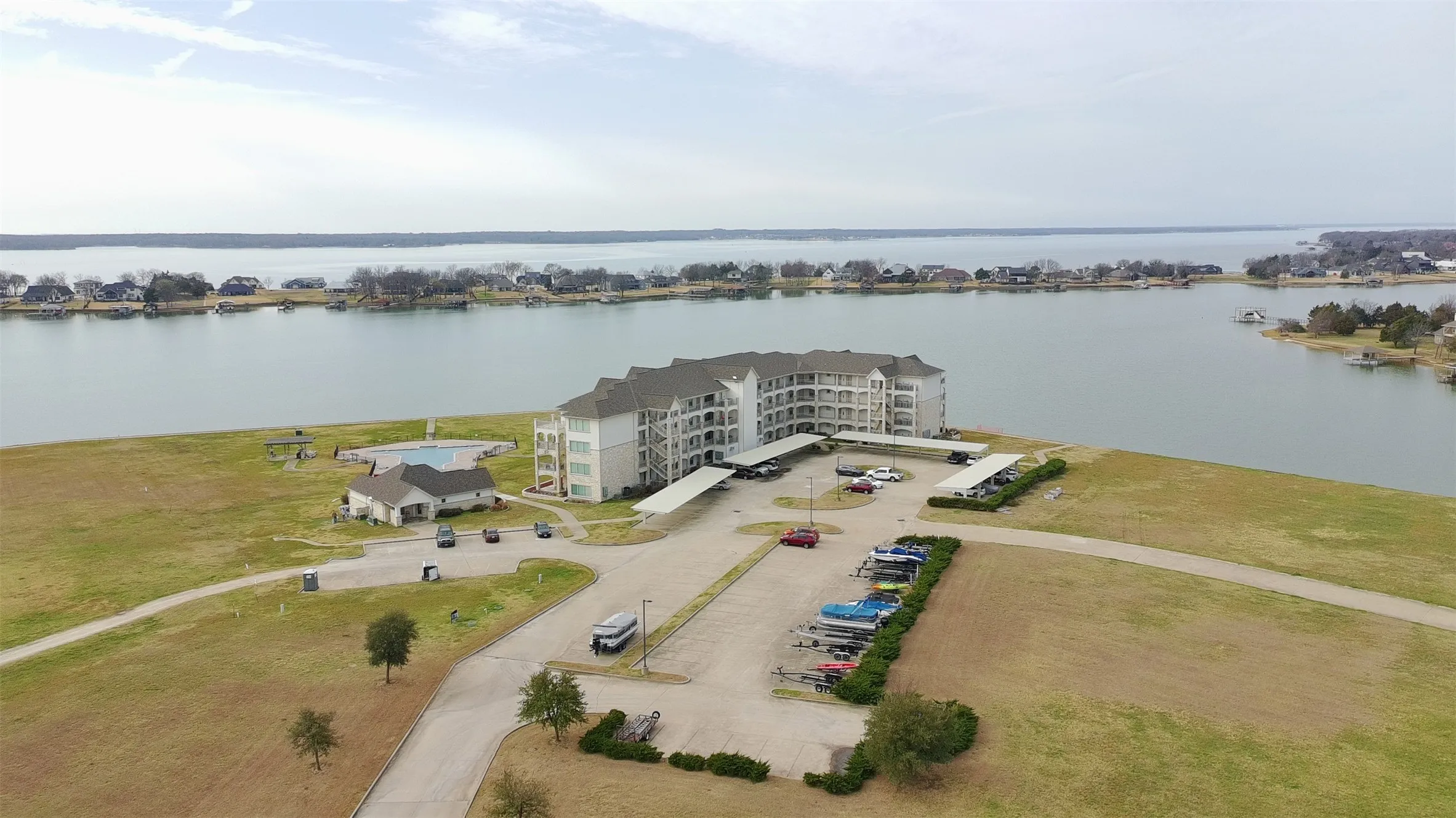 Condominium For Sale in Navarro County , 9900 Northshore Boulevard 3101, Corsicana, Texas 75109, 3 Bedroom, 3 Bathroom, Garage spaces, 1,804 Sqft, built in 2012, Price $360,000, mls#21186825, Real Estate Agent in Corsicana, Homes For Sale in Navarro county, Homes For Sale in Corsicana, Realtor in Corsicana Texas, Real Estate Brokerage Independent Realty Texas, Luminita Cordes Realtor