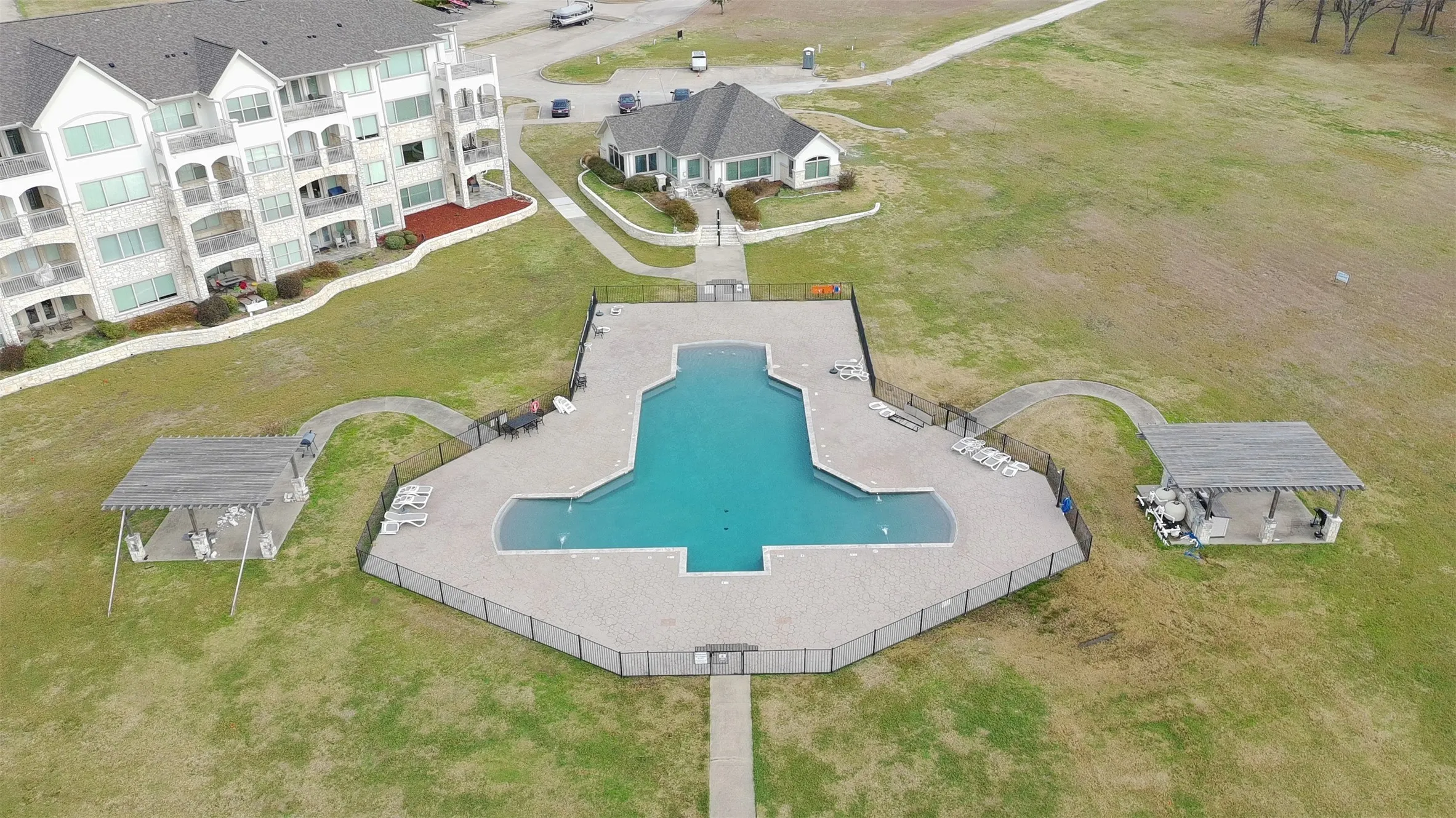 Condominium For Sale in Navarro County , 9900 Northshore Boulevard 3101, Corsicana, Texas 75109, 3 Bedroom, 3 Bathroom, Garage spaces, 1,804 Sqft, built in 2012, Price $360,000, mls#21186825, Real Estate Agent in Corsicana, Homes For Sale in Navarro county, Homes For Sale in Corsicana, Realtor in Corsicana Texas, Real Estate Brokerage Independent Realty Texas, Luminita Cordes Realtor