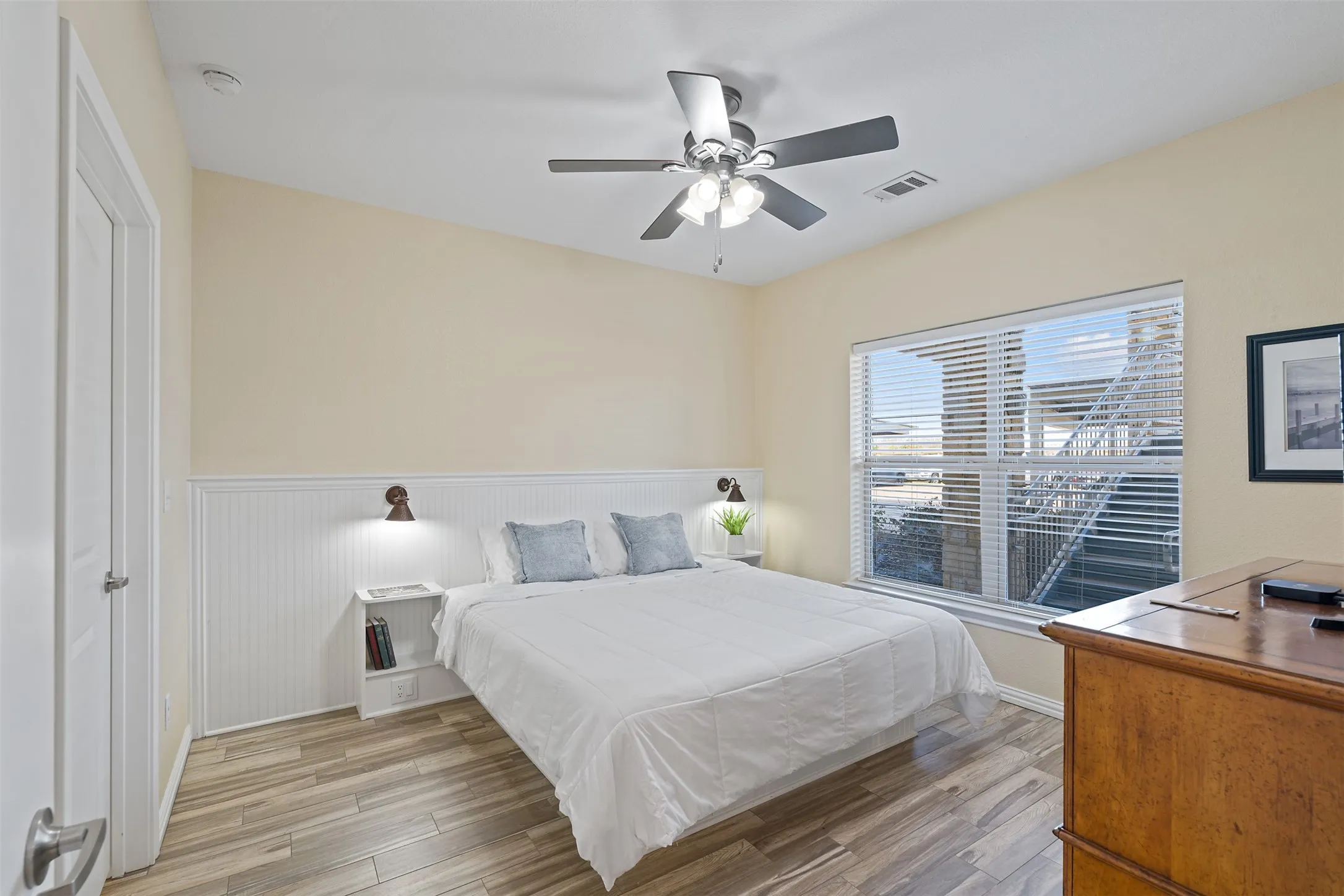 Condominium For Sale in Navarro County , 9900 Northshore Boulevard 3101, Corsicana, Texas 75109, 3 Bedroom, 3 Bathroom, Garage spaces, 1,804 Sqft, built in 2012, Price $360,000, mls#21186825, Real Estate Agent in Corsicana, Homes For Sale in Navarro county, Homes For Sale in Corsicana, Realtor in Corsicana Texas, Real Estate Brokerage Independent Realty Texas, Luminita Cordes Realtor