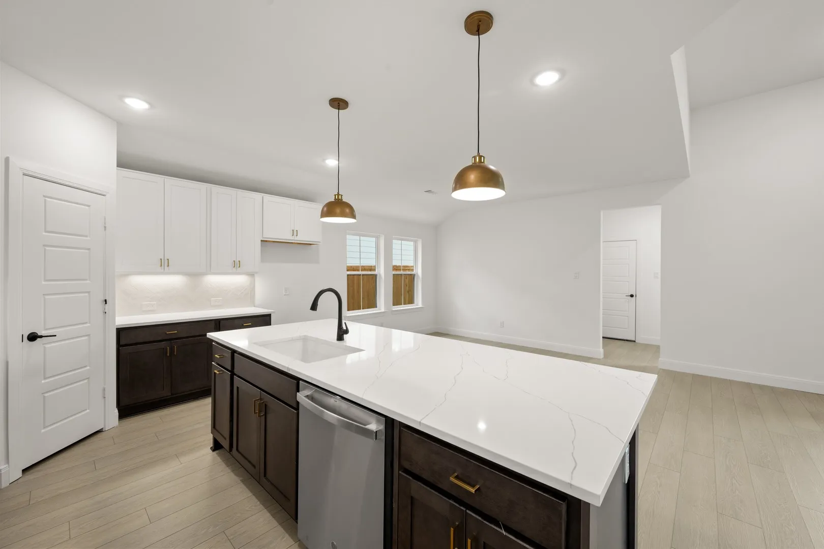 1023 Rylan- Kitchen-5
